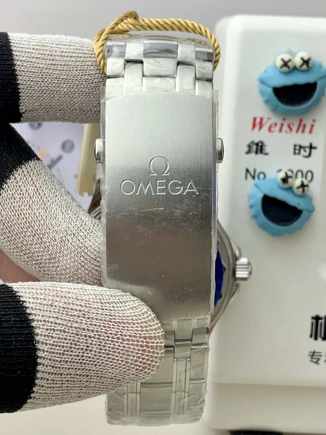 Omega 白色 OR Factoy将开启传奇的篇章 手錶 經典腕表款(數字6) Omega 白色 OR Factoy将开启传奇的篇章 手錶 經典腕表款(數字6)