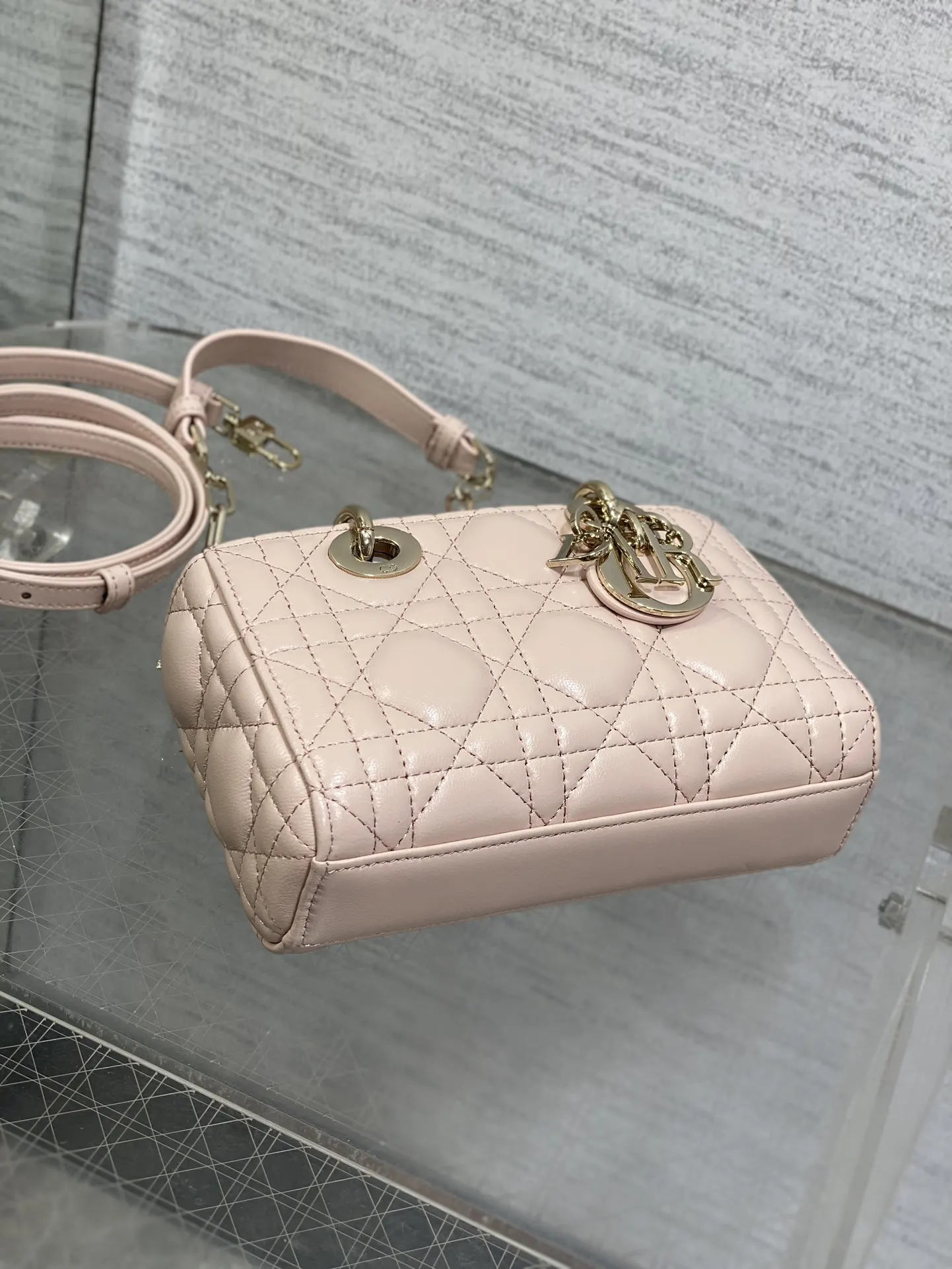 Dior 羊皮 进口 羊皮横款迷你戴妃包胭脂粉D Joy bag羊 鏈條包 精致鏈條款