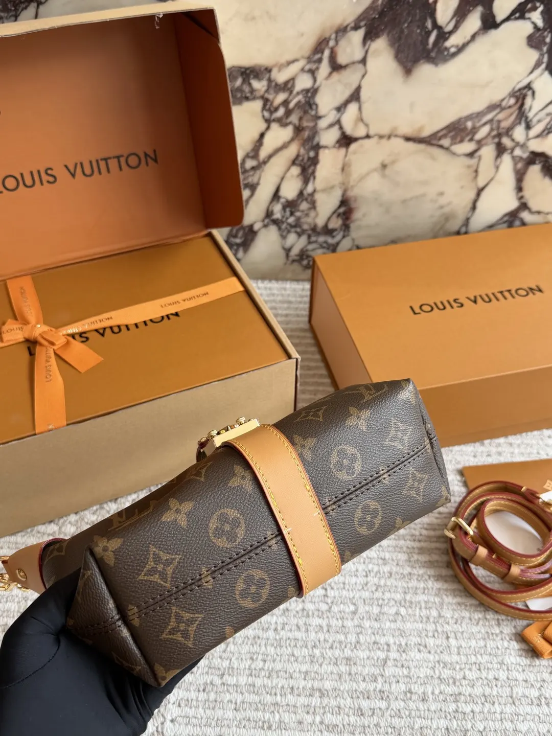 LV 粉色 牛仔 丹宁 盒 Pochette Mia 丹宁元宝包 雙肩包 实用雙肩款