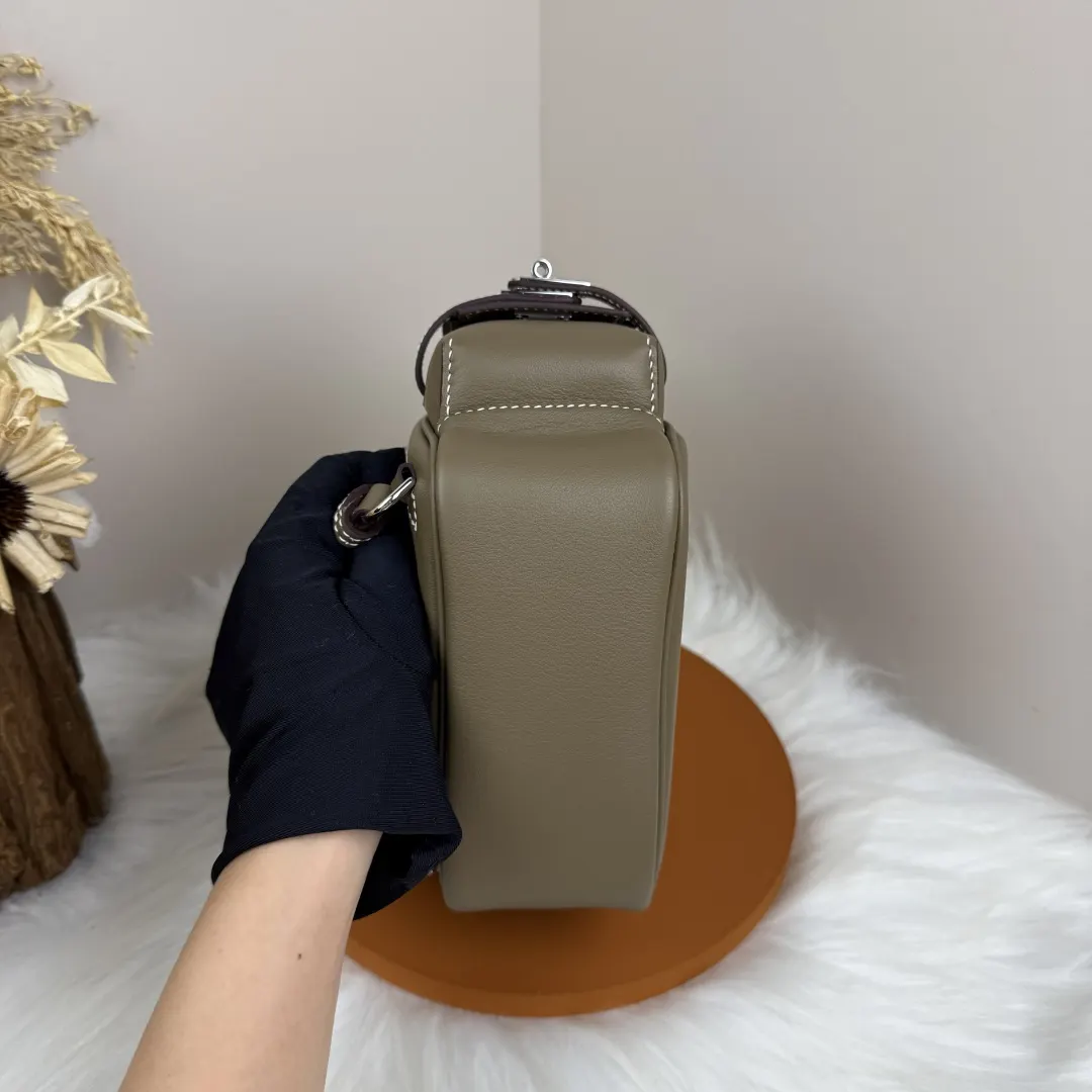 Hermès Kelly 大象灰 Swift小牛皮 雙肩包 17cm 休閒通勤(數字8) Hermès Kelly 大象灰 Swift小牛皮 雙肩包 17cm 休閒通勤(數字8)
