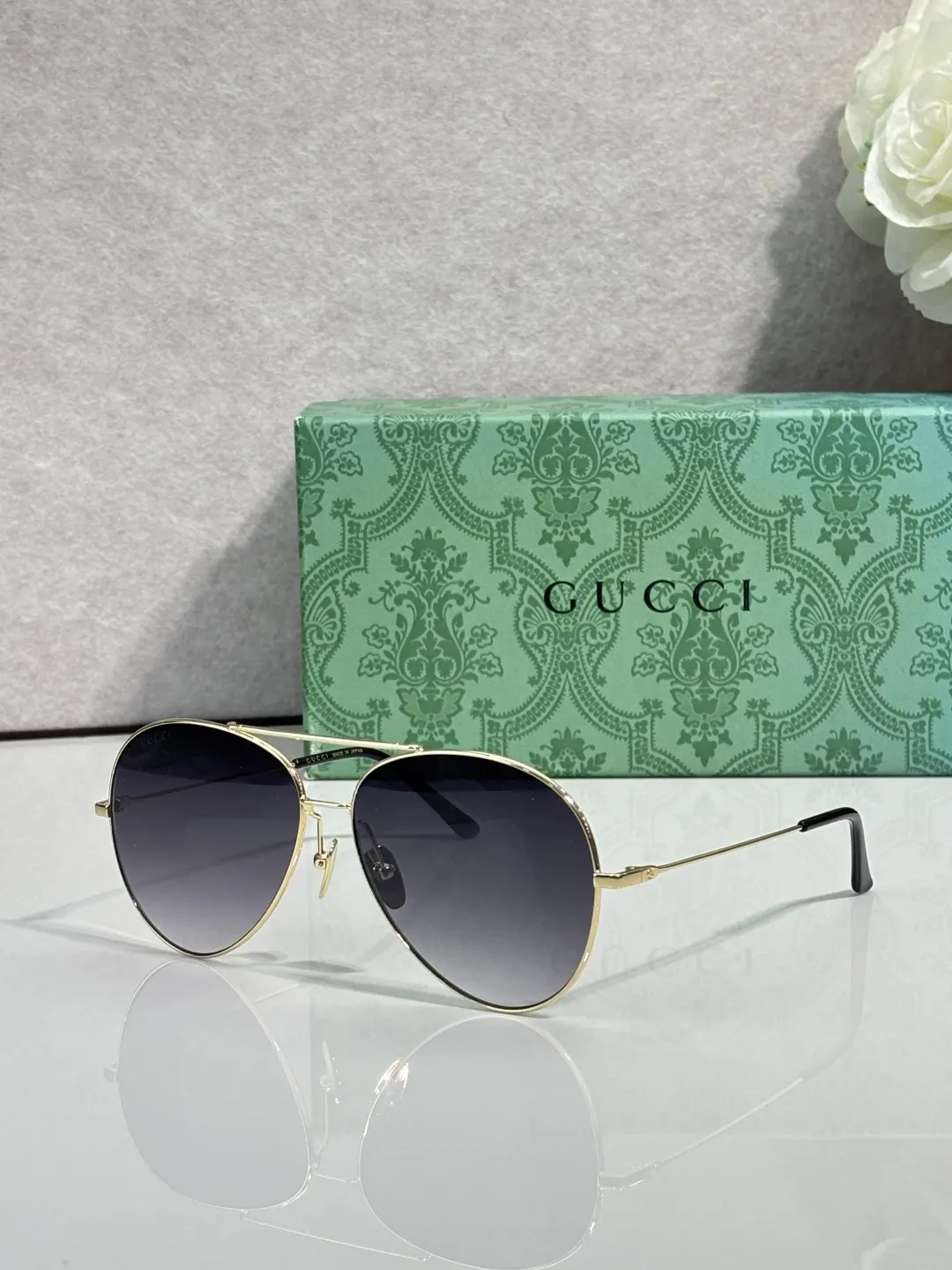 Gucci Round Frame Sunglasses Black