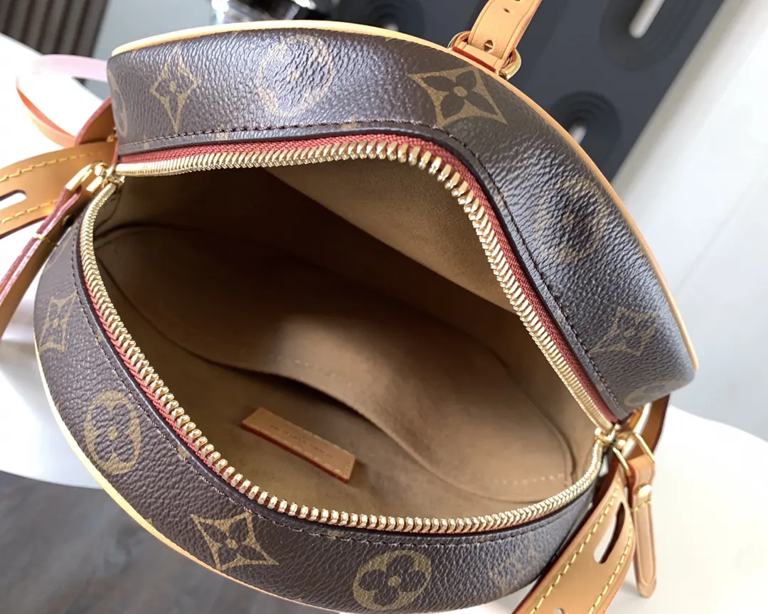 Louis Vuitton M45647 Crossbody Bag