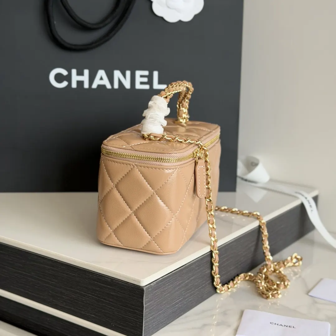 CHANEL 羊皮 上架 小羊皮 制作 质量 經典之作 华丽与 手提包 通勤手提款