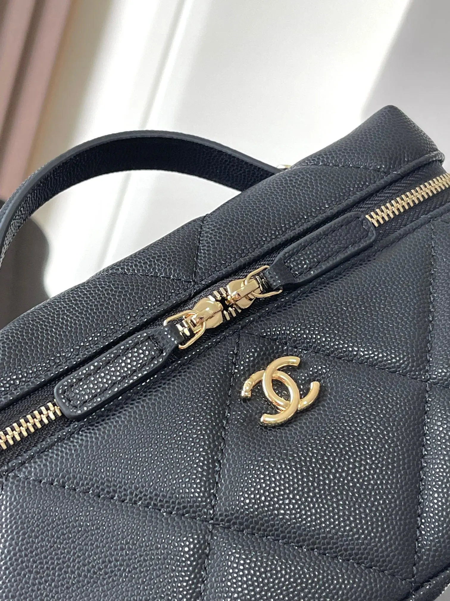 Chanel Caviar Leather Bag Chain Shoulder and Crossbody Wear Image 6 Chanel Caviar Leather Bag Chain Shoulder and Crossbody Wear Image 6