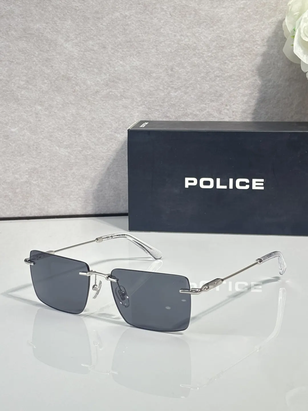 Police 墨镜 時尚防晒款