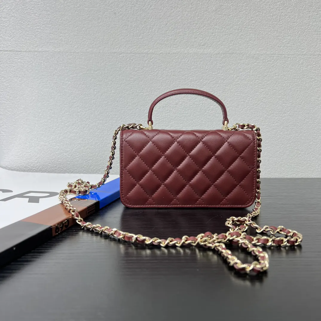 CHANEL 粉色荔枝纹牛皮翻盖链条包 金扣款