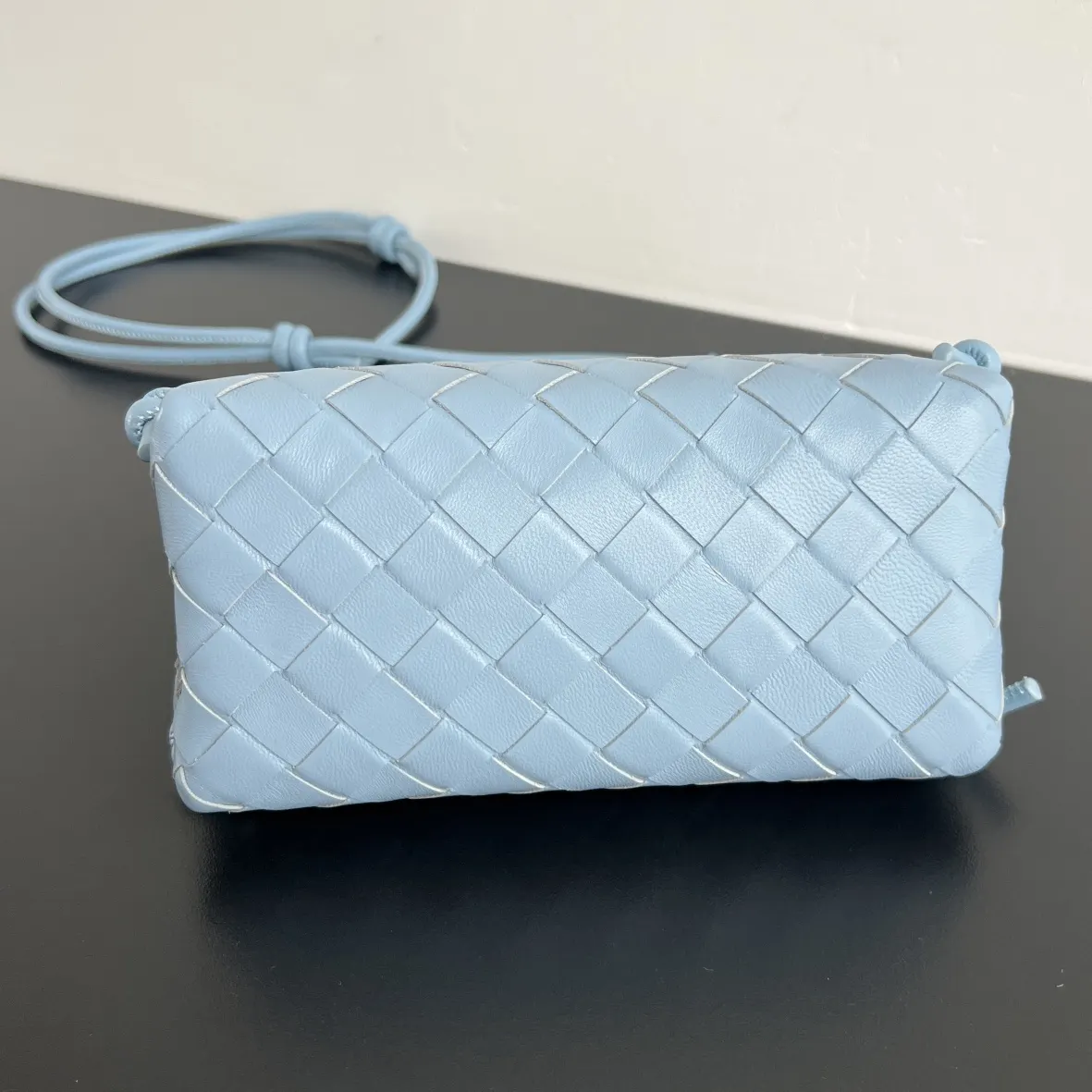 Bottega Veneta 腋下包 复古腋下背款