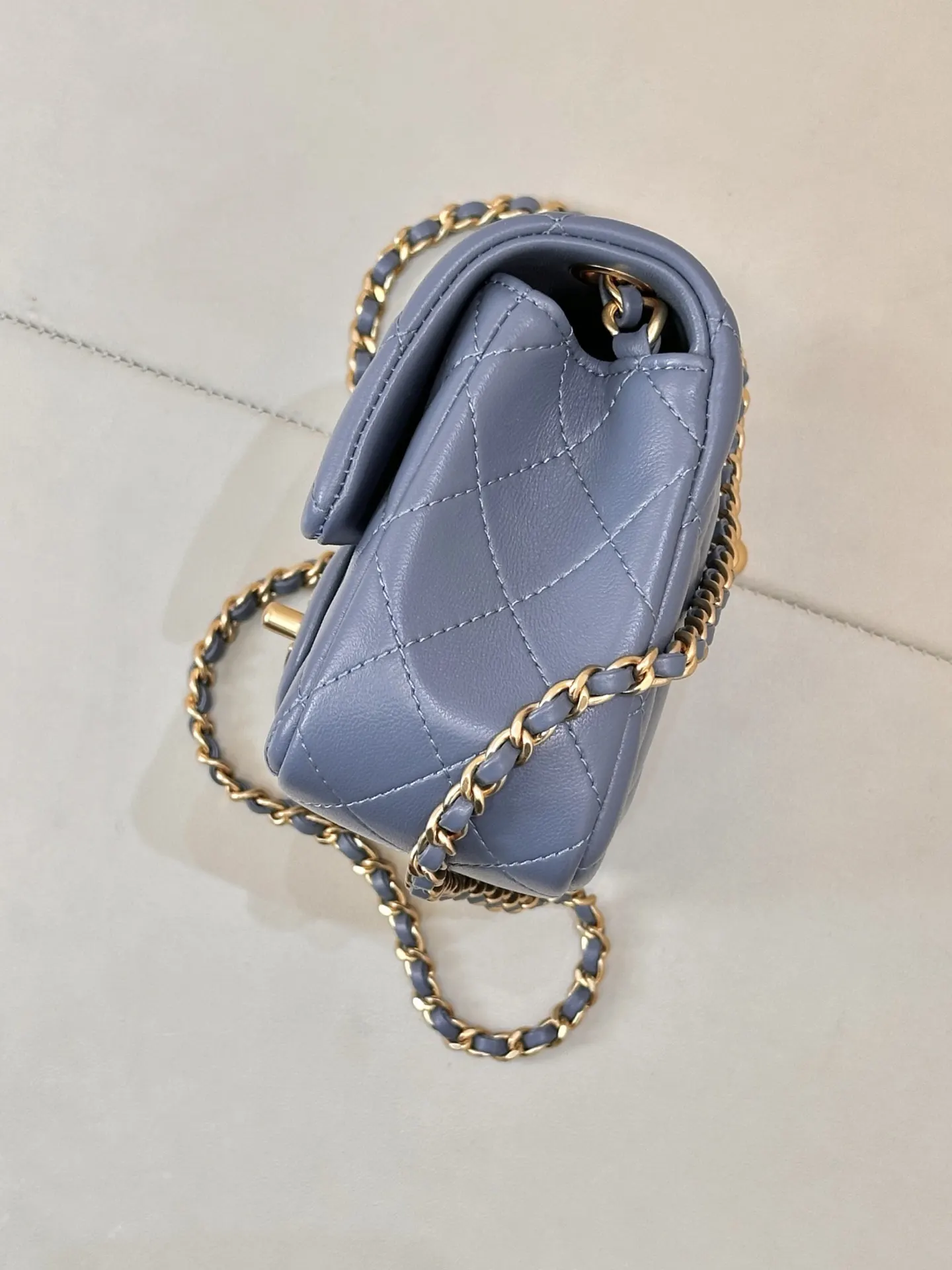 Chanel Cowhide Chain Bag Shoulder and Crossbody Wear Image 7 Chanel Cowhide Chain Bag Shoulder and Crossbody Wear Image 7