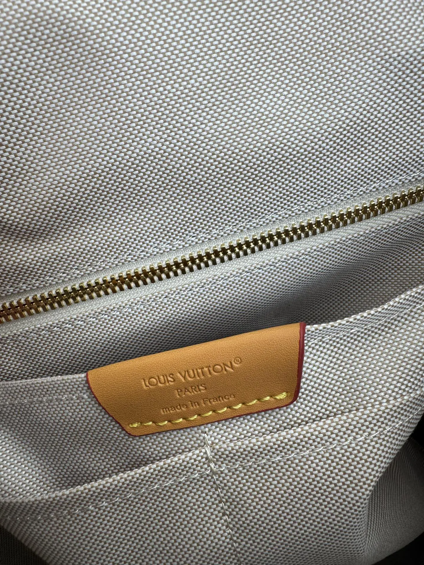 LV M27080 老花 包袋 精选款
