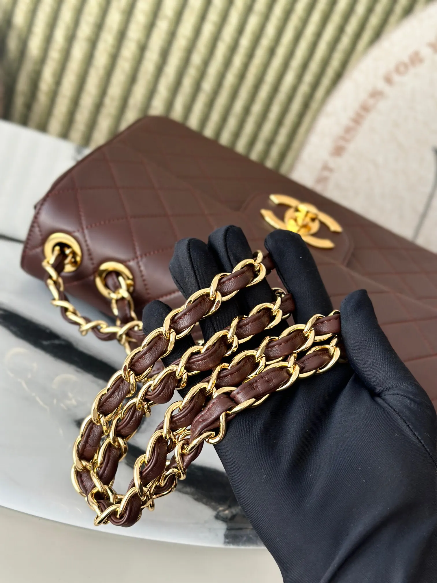 Audemars Piguet 棕色 羊皮 斜挎包 轻便斜挎款