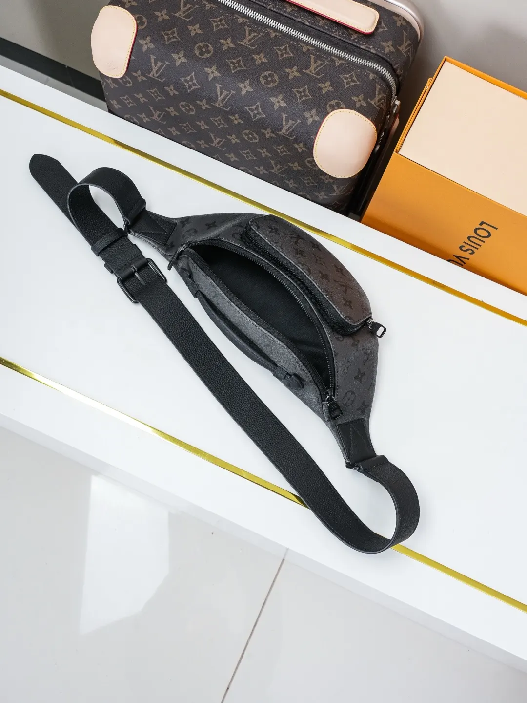 Belt Bag Casual Leather Image 9 Belt Bag Casual Leather Image 9