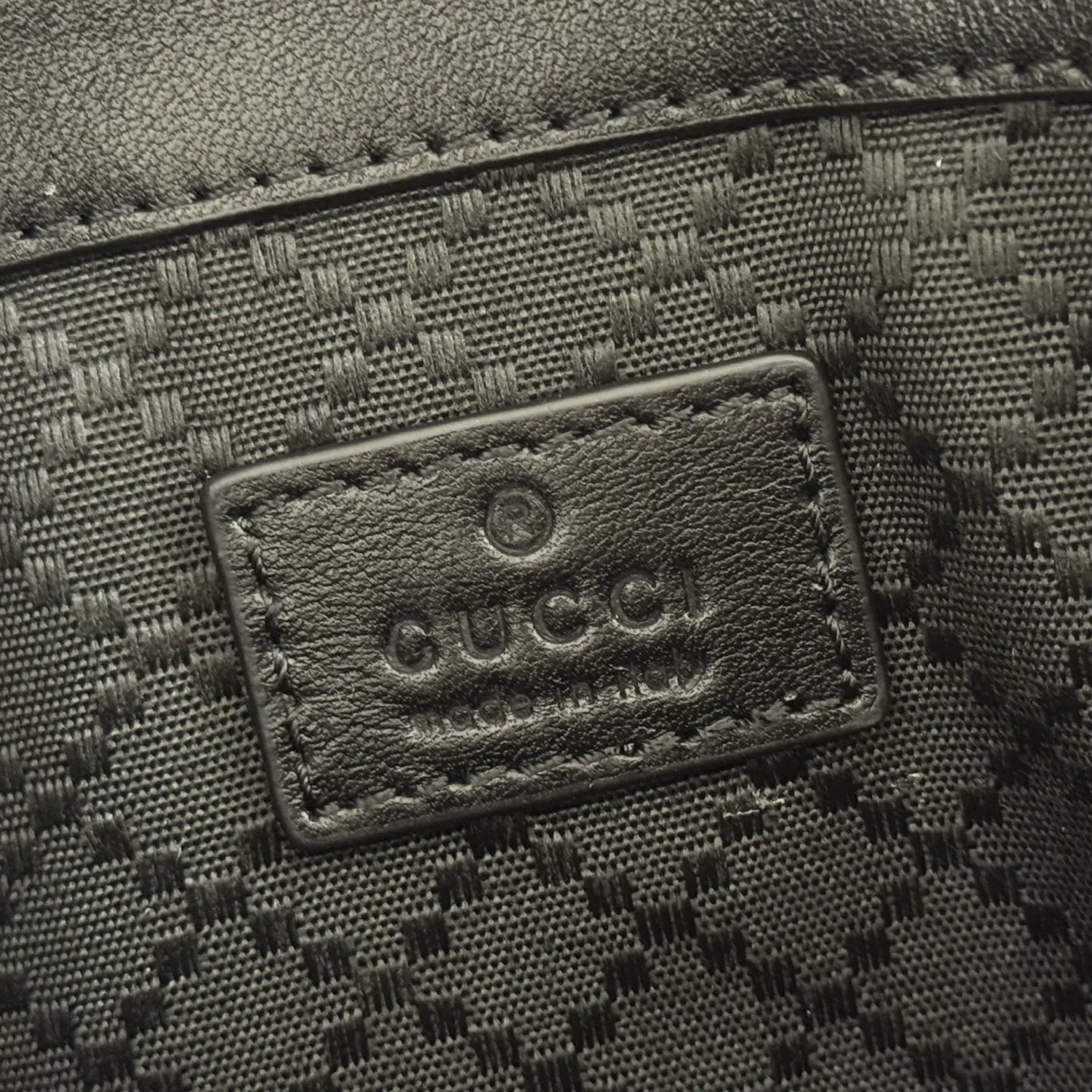 Gucci 黑色 銀色 帆布 腰包 休閒腰包款(數字9) Gucci 黑色 銀色 帆布 腰包 休閒腰包款(數字9)