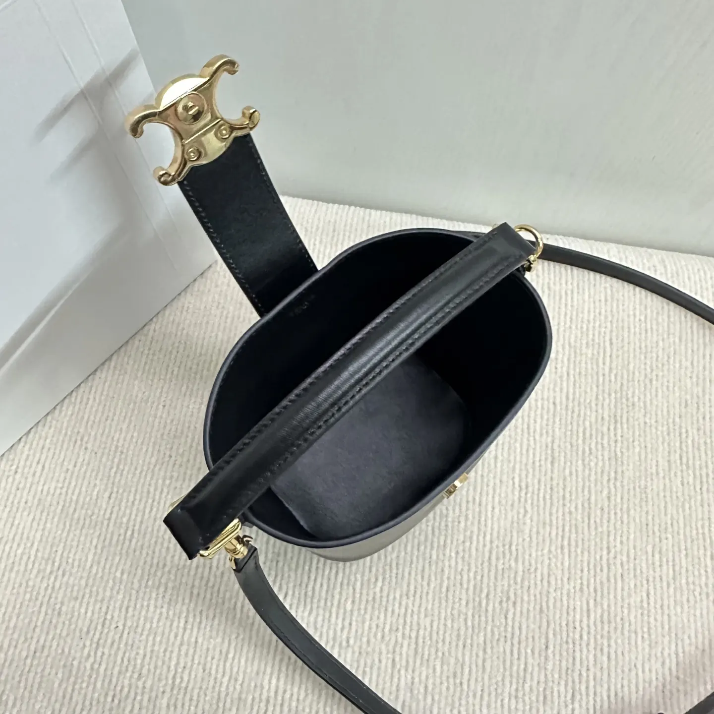 Triomphe 金色 小牛皮 水桶包 休闲水桶款