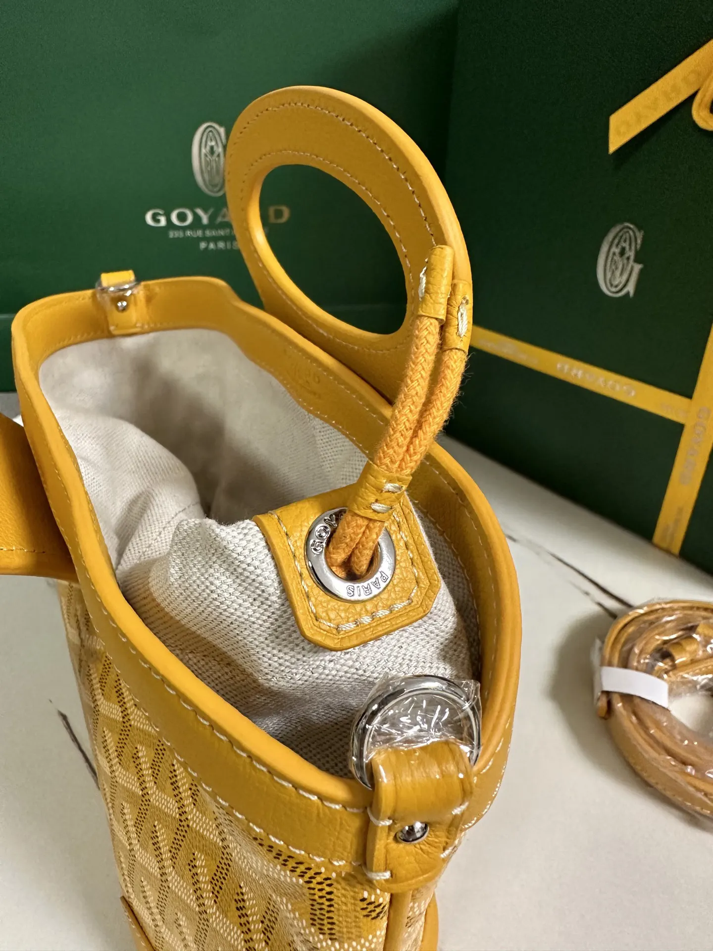 Goyard Yellow Shoulder Bag Leather Image 9 Goyard Yellow Shoulder Bag Leather Image 9