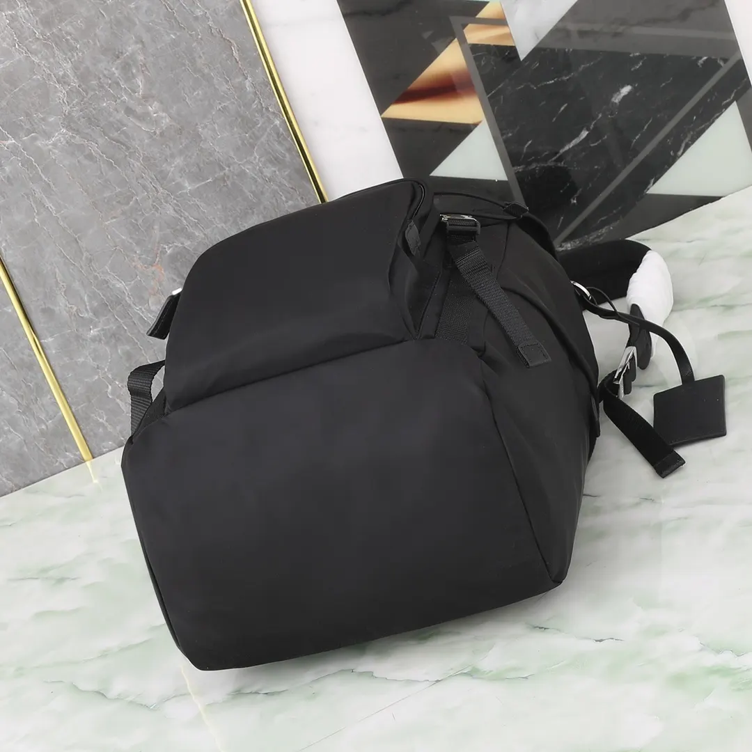 Prada 尼龍 最新 雙肩包 实用雙肩款