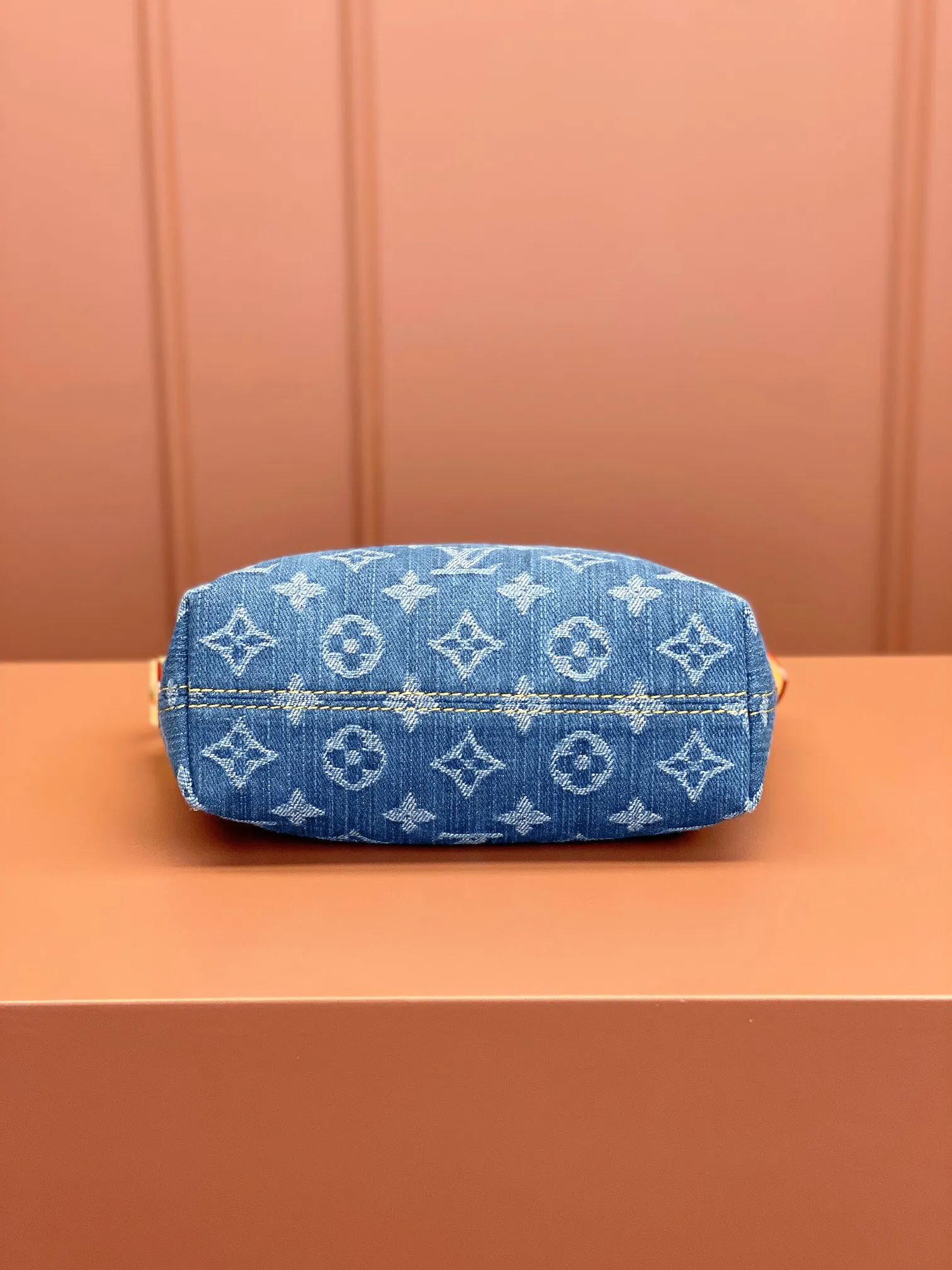 藍色 HILLS POCHETTE 手拿 手拿包 精致手拿款(數字9) 藍色 HILLS POCHETTE 手拿 手拿包 精致手拿款(數字9)