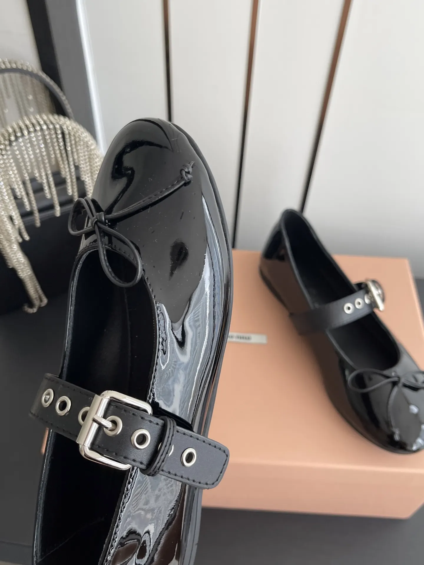Miu Miu SS 平底鞋 通勤约会款