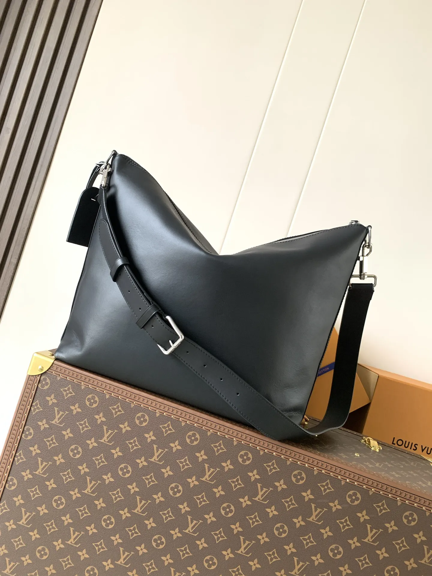 LV 黑色 牛皮手提包 精选款