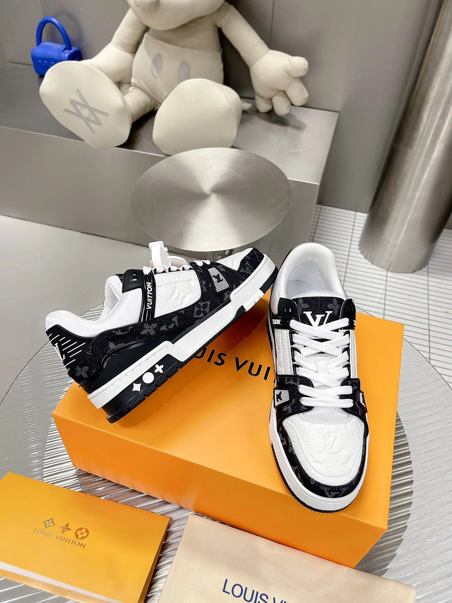 LV sports shoes Image 4 LV sports shoes Image 4