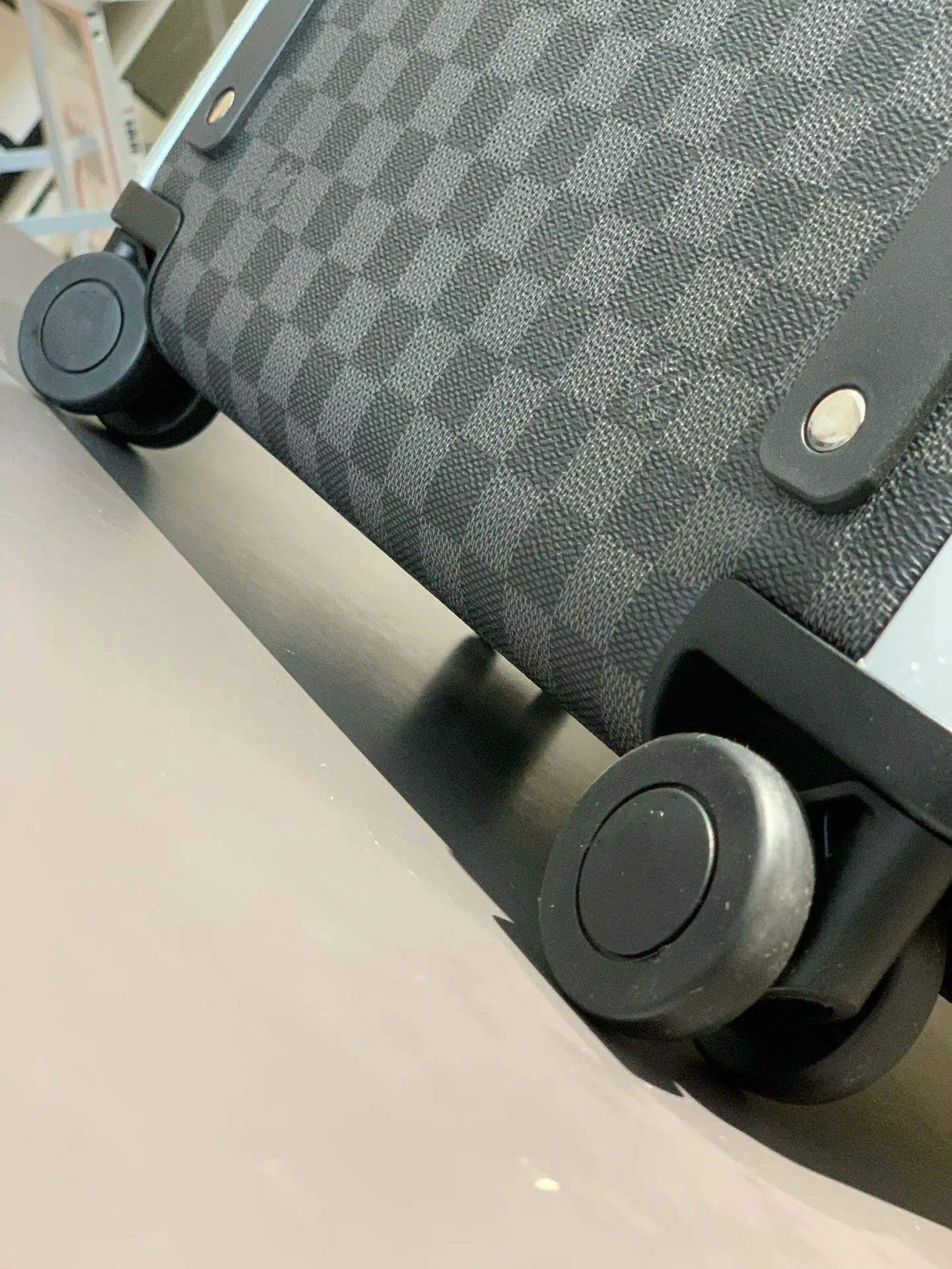 灰色 銀色 ￼ 箱 HORIZON 四轮拉杆箱 细 行李箱 旅行拉杆款 輕便出行款