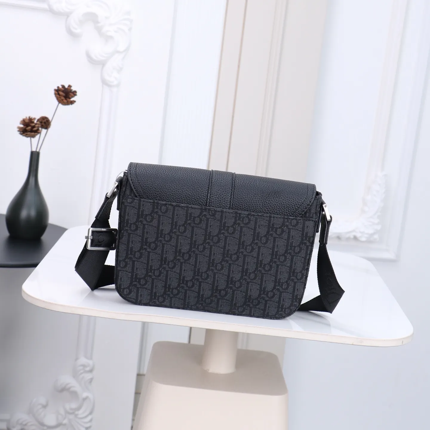 Dior Saddle Oblique Cowhide Messenger Bag Top Handle Image 4 Dior Saddle Oblique Cowhide Messenger Bag Top Handle Image 4
