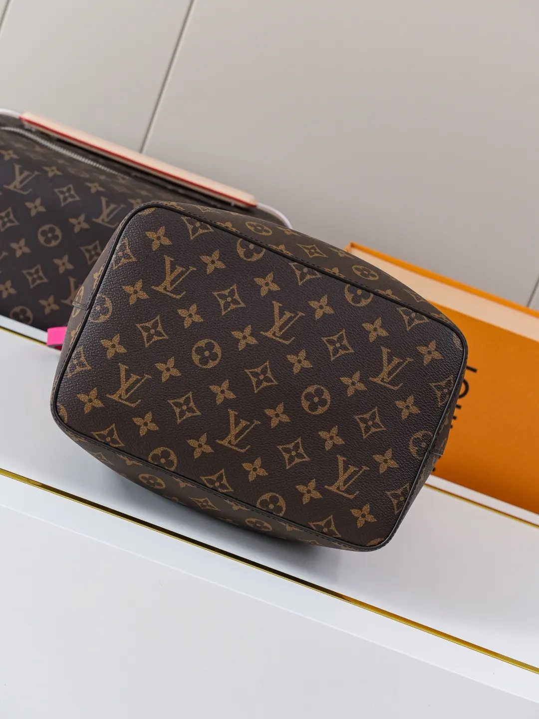 LV 老花 牛皮 收納包 旅行收納款