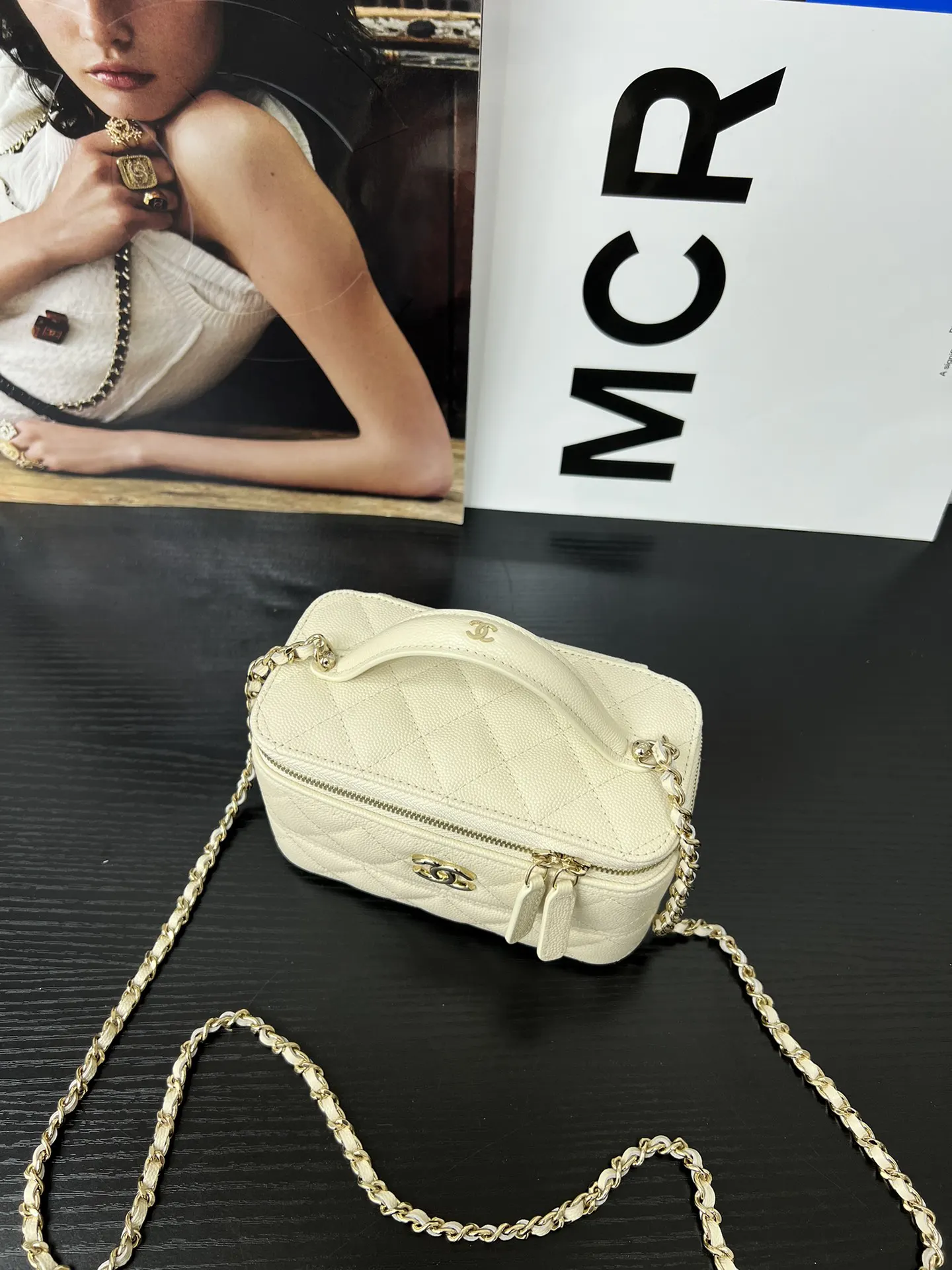 Chanel 小牛皮鏈條包 單肩斜挎