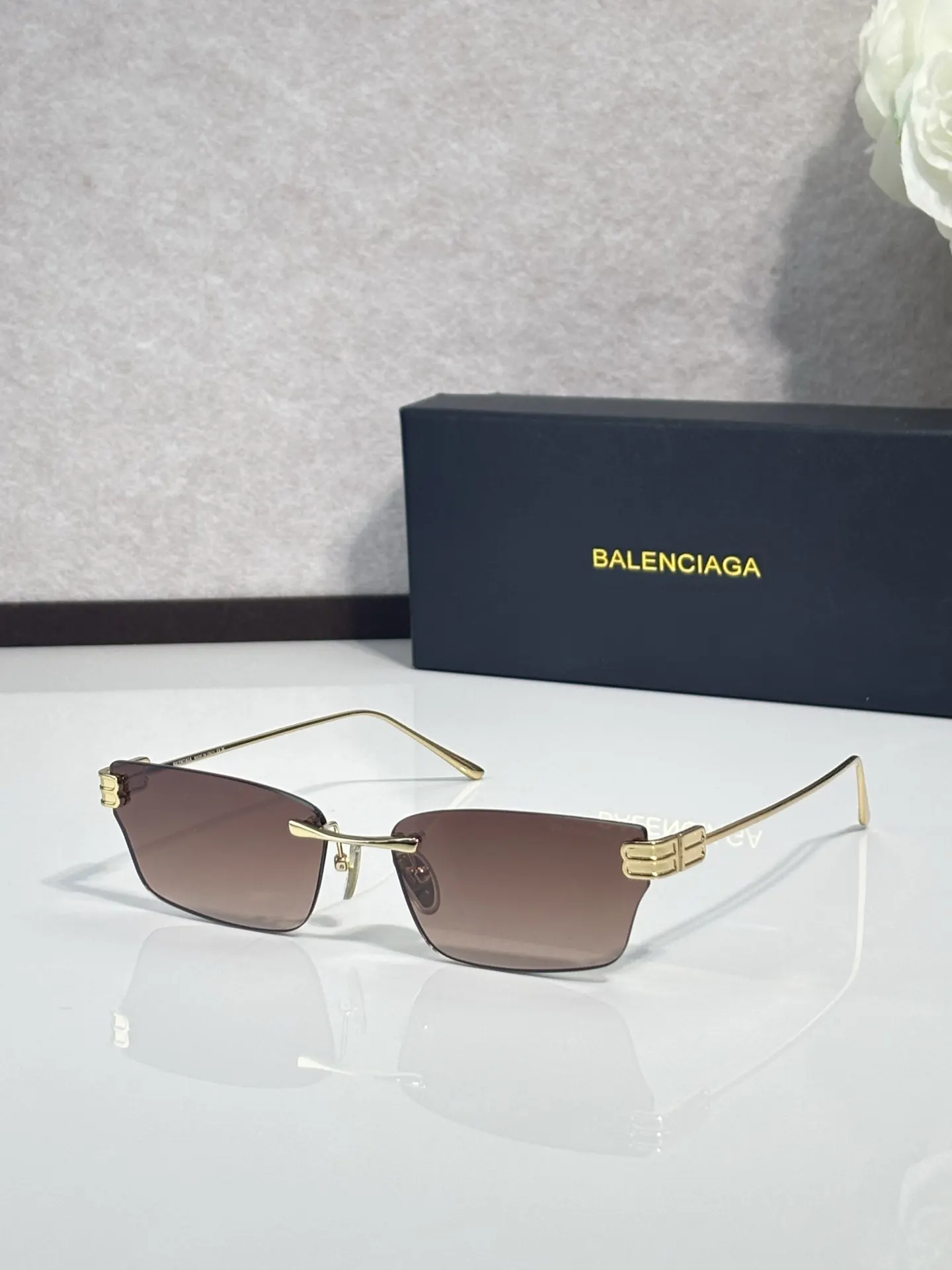 Balenciaga BB0487S 太阳镜