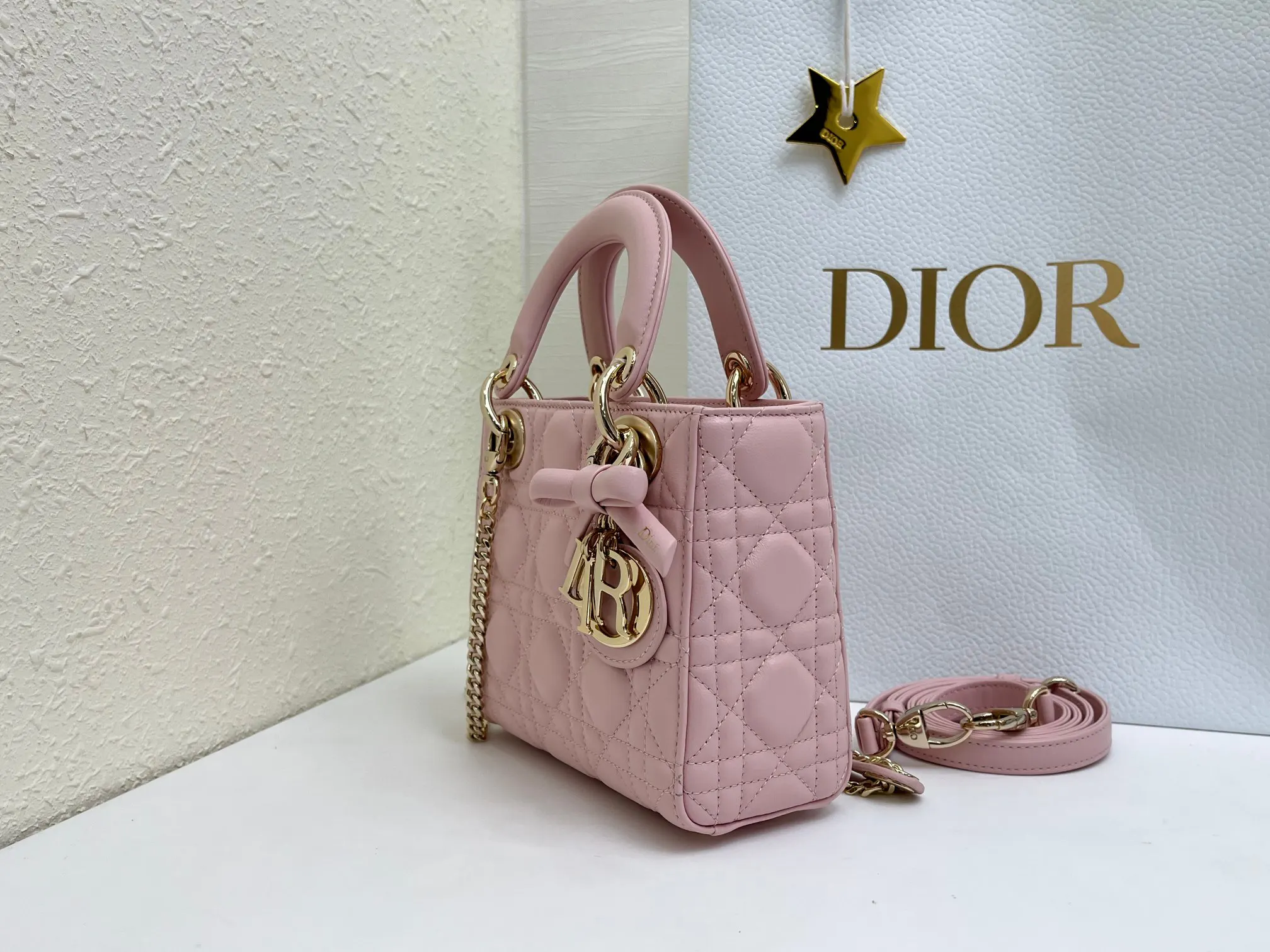 Dior Lady Dior Lady Soft Pink Chain Bag Handheld Crossbody
