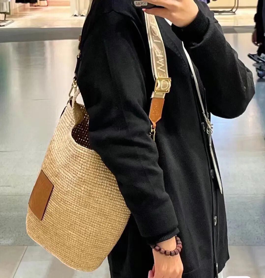 Loewe 提花 一条刺绣字母 提花肩带 托特包 大容量托特款
