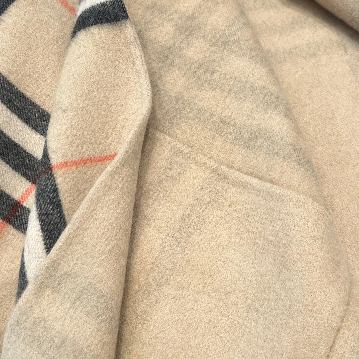Burberry 羊绒 格纹 马术 帽子 日常造型款