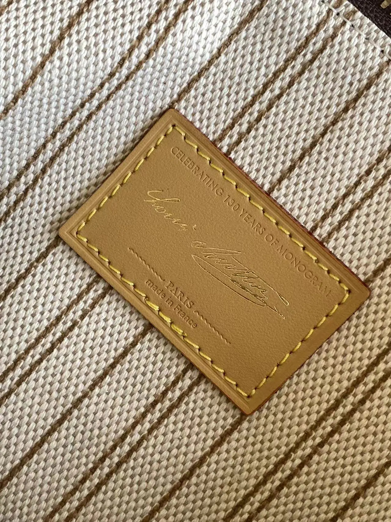 Louis Vuitton Chain Bag Leather