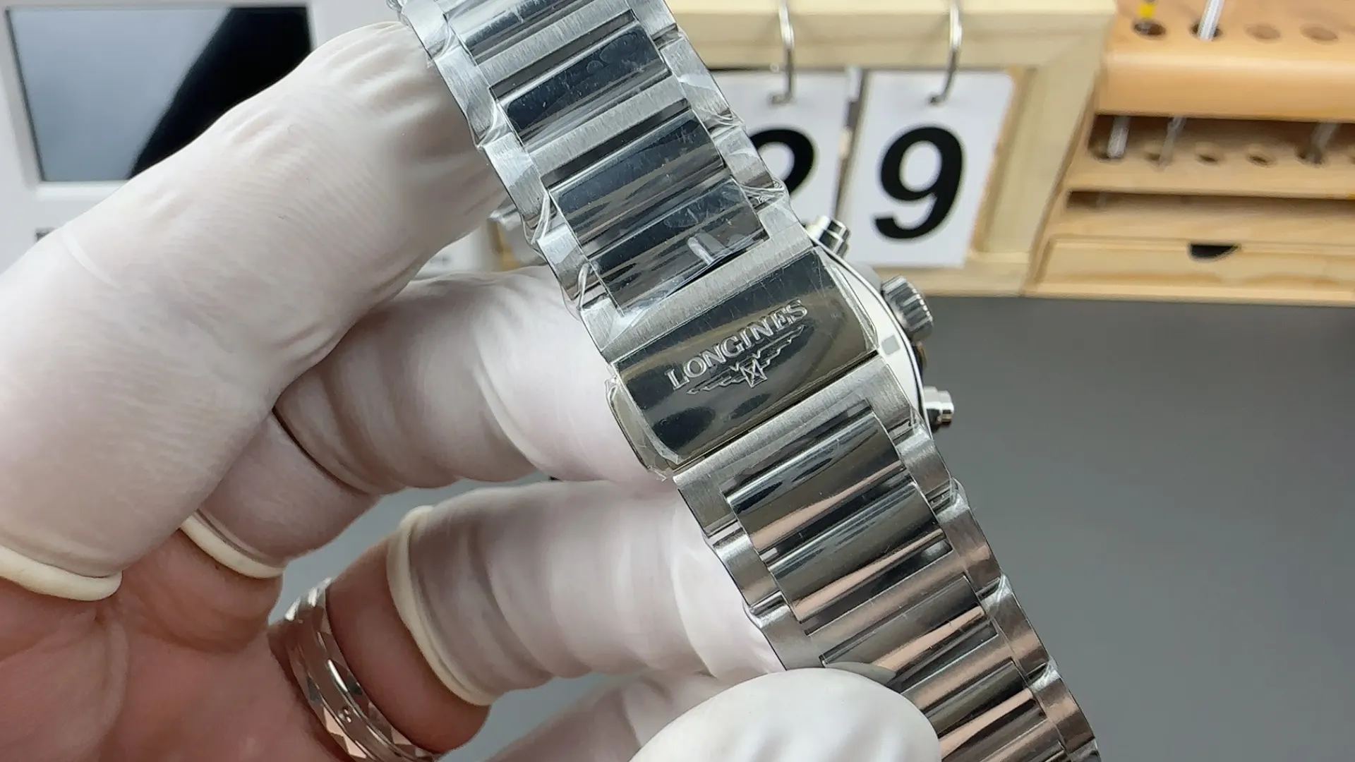 Watch Classic Image 9 Watch Classic Image 9