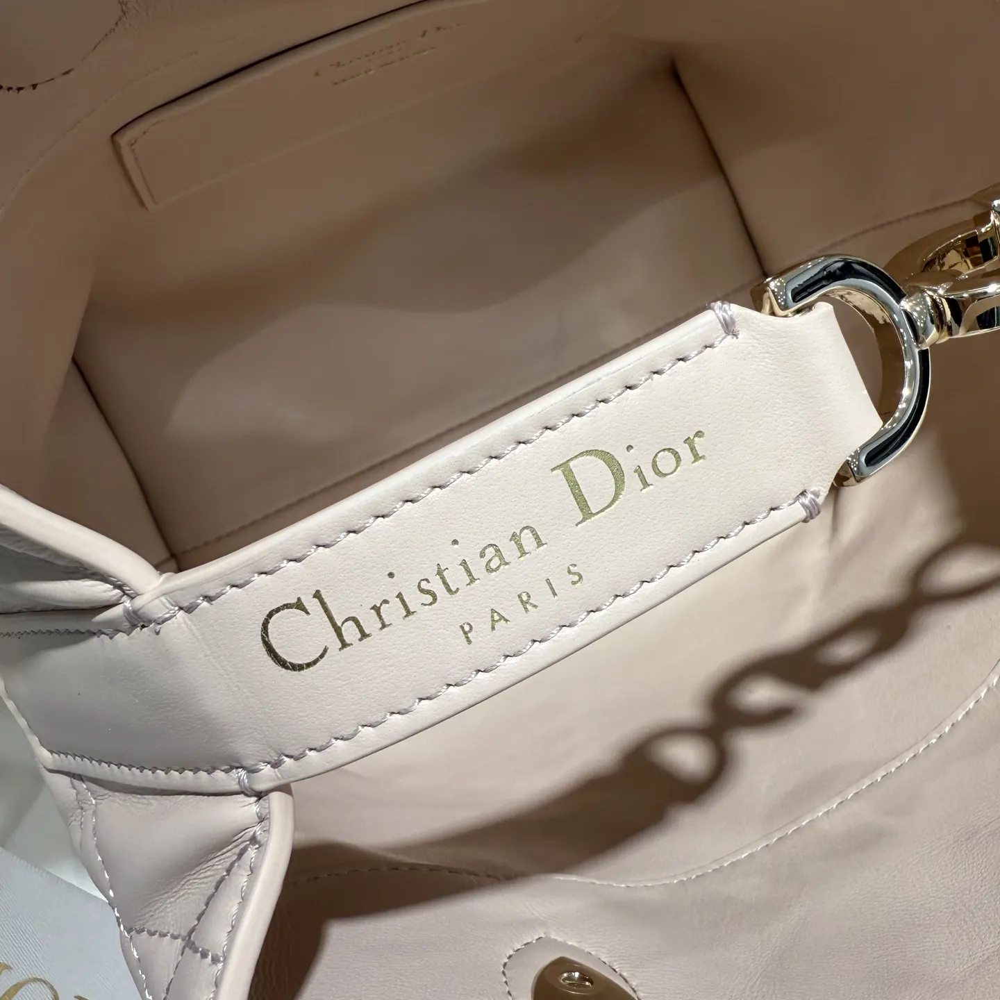 Dior Cannage藤格纹 胭脂粉色牛皮包包 手提斜挎 手提包