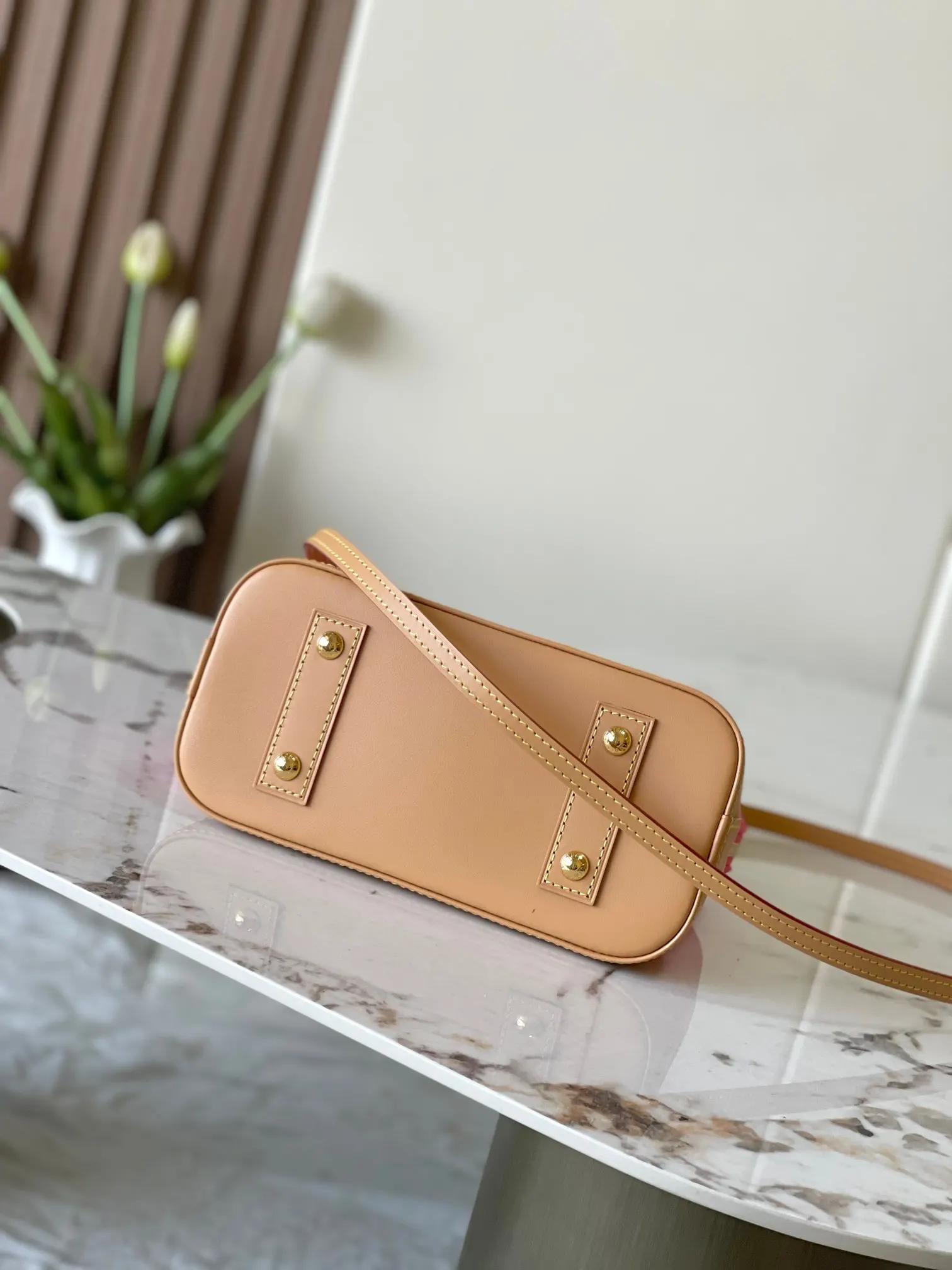 Louis Vuitton Alma 白色 皮革 手提包