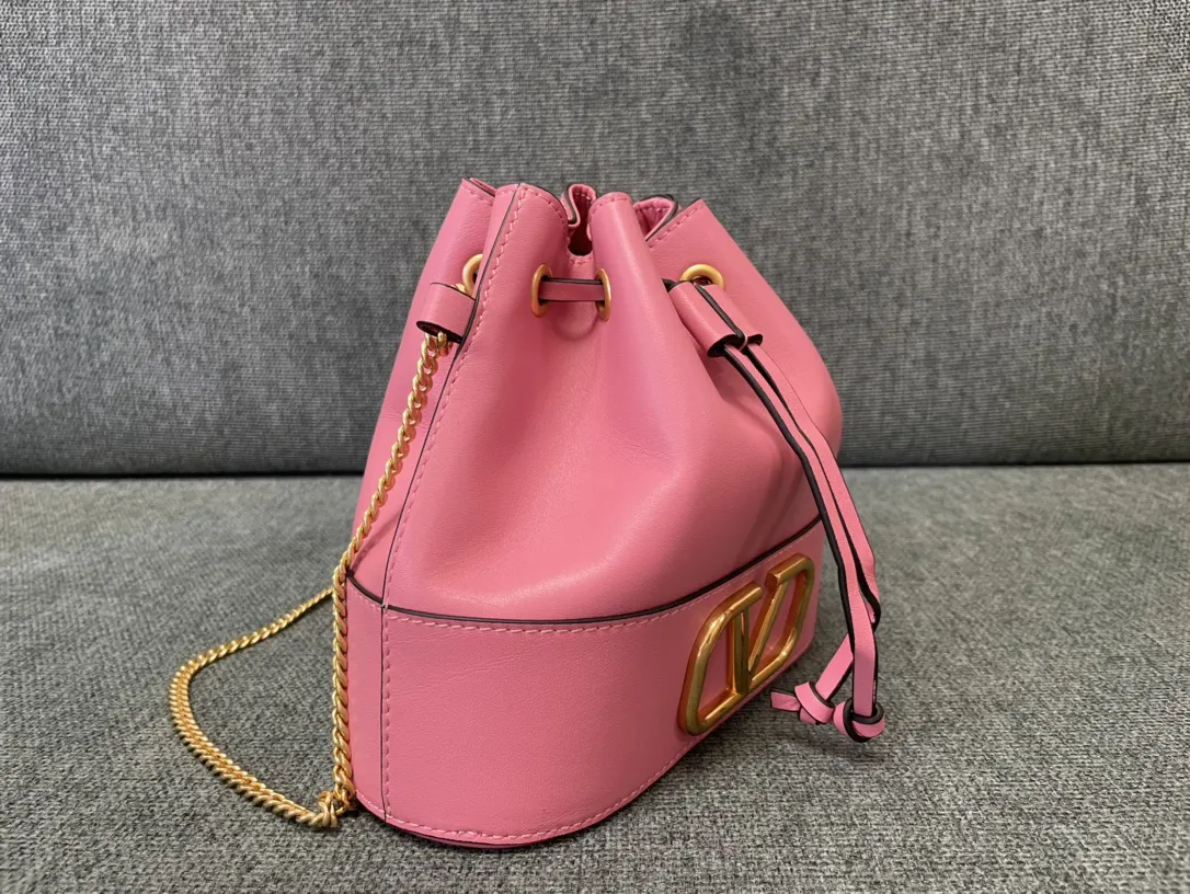 Valentino 羊皮 鏈條包 精致鏈條款