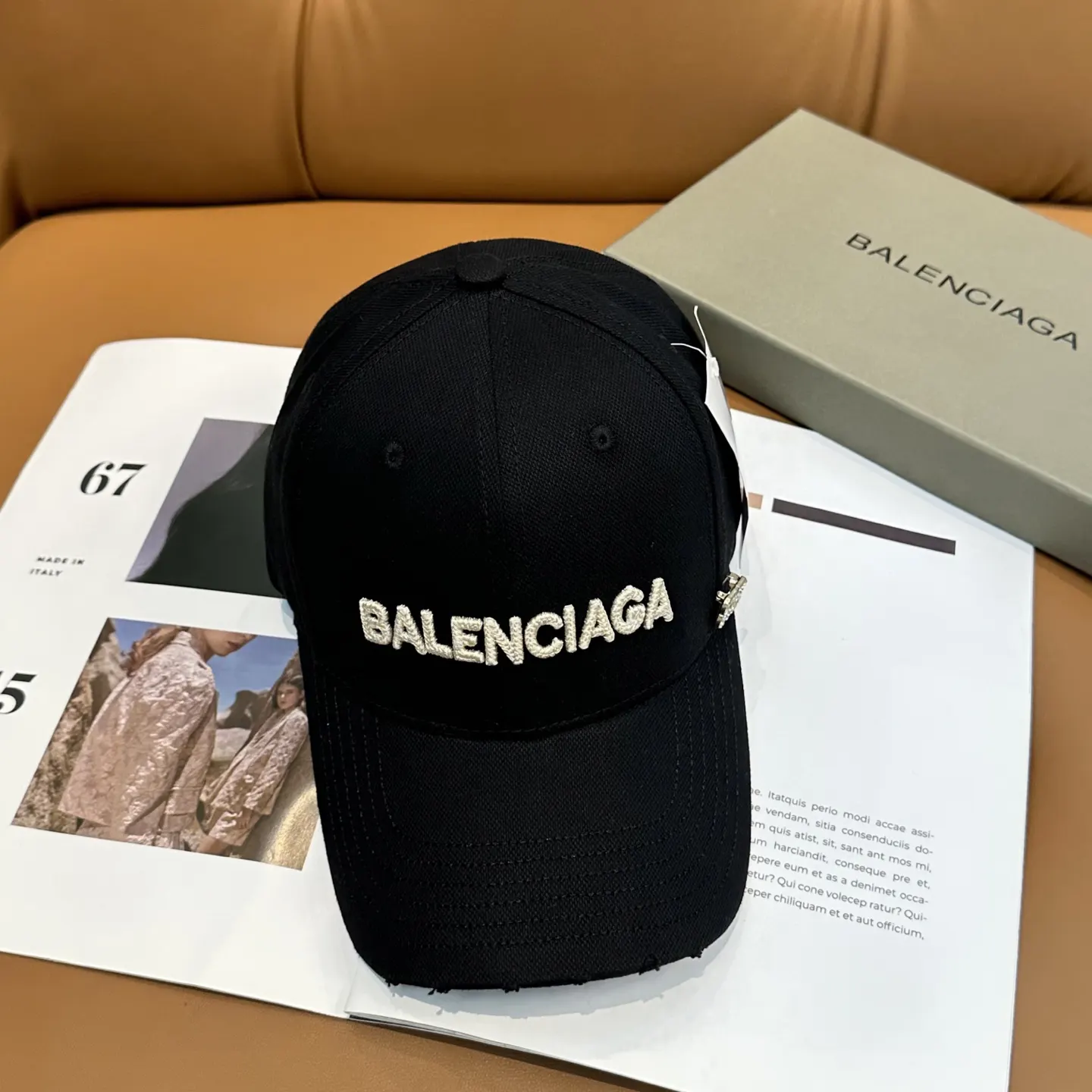 Balenciaga 棒球帽 精致搭配