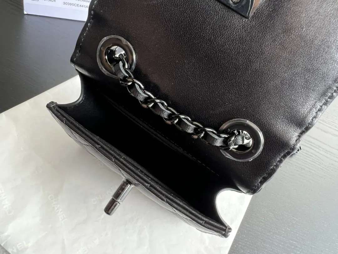 Chanel 22 黑色 皮革 手提包