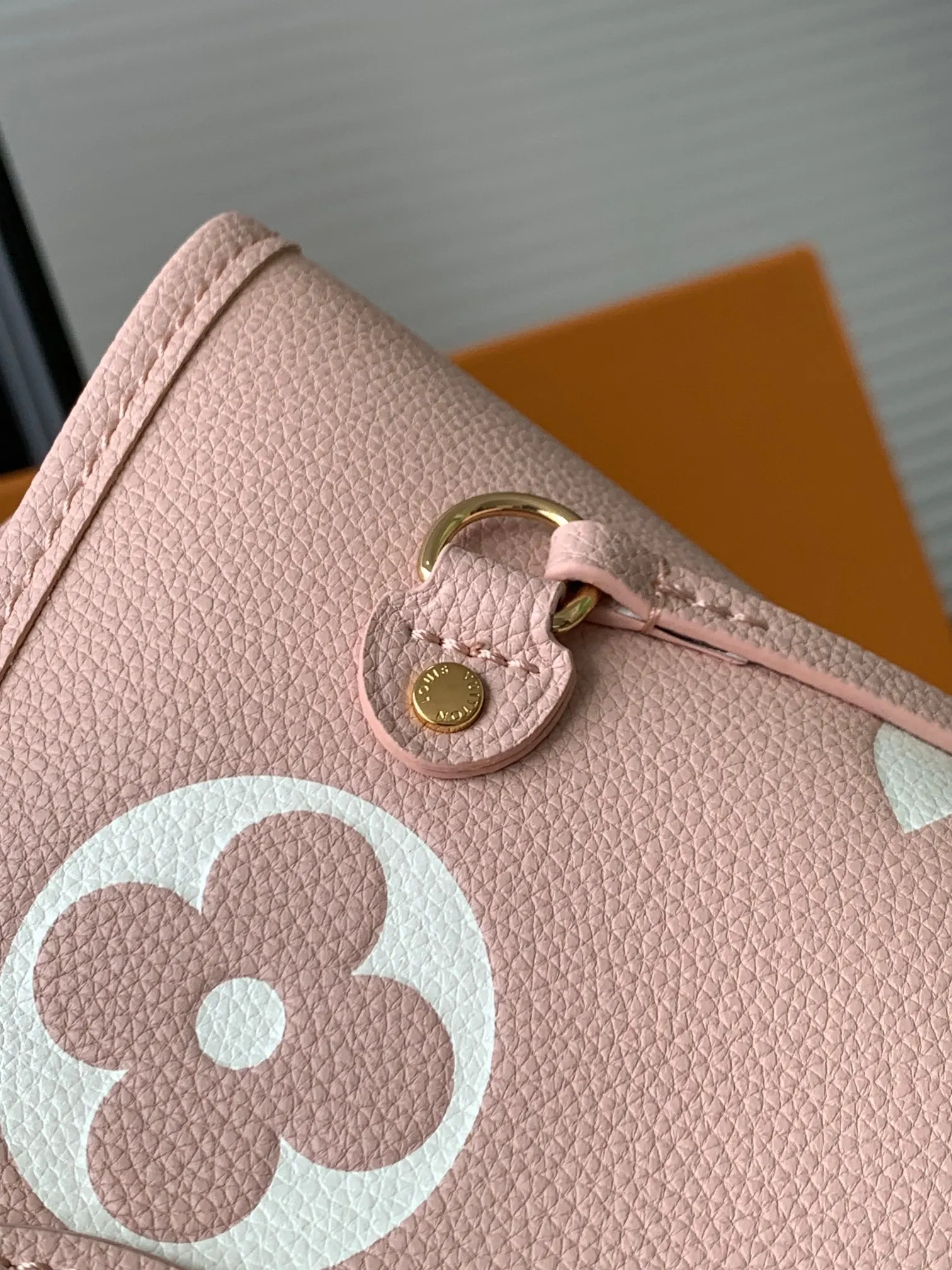 Neverfull 黑色 米白 手拿包 精致手拿款