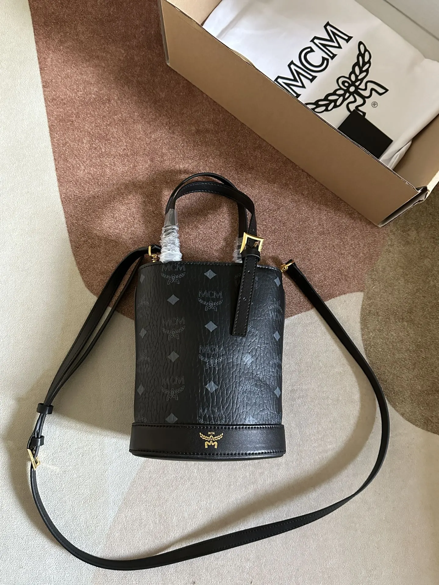 黑色 牛皮 款号 MCM 春夏 水桶包 休閒水桶款