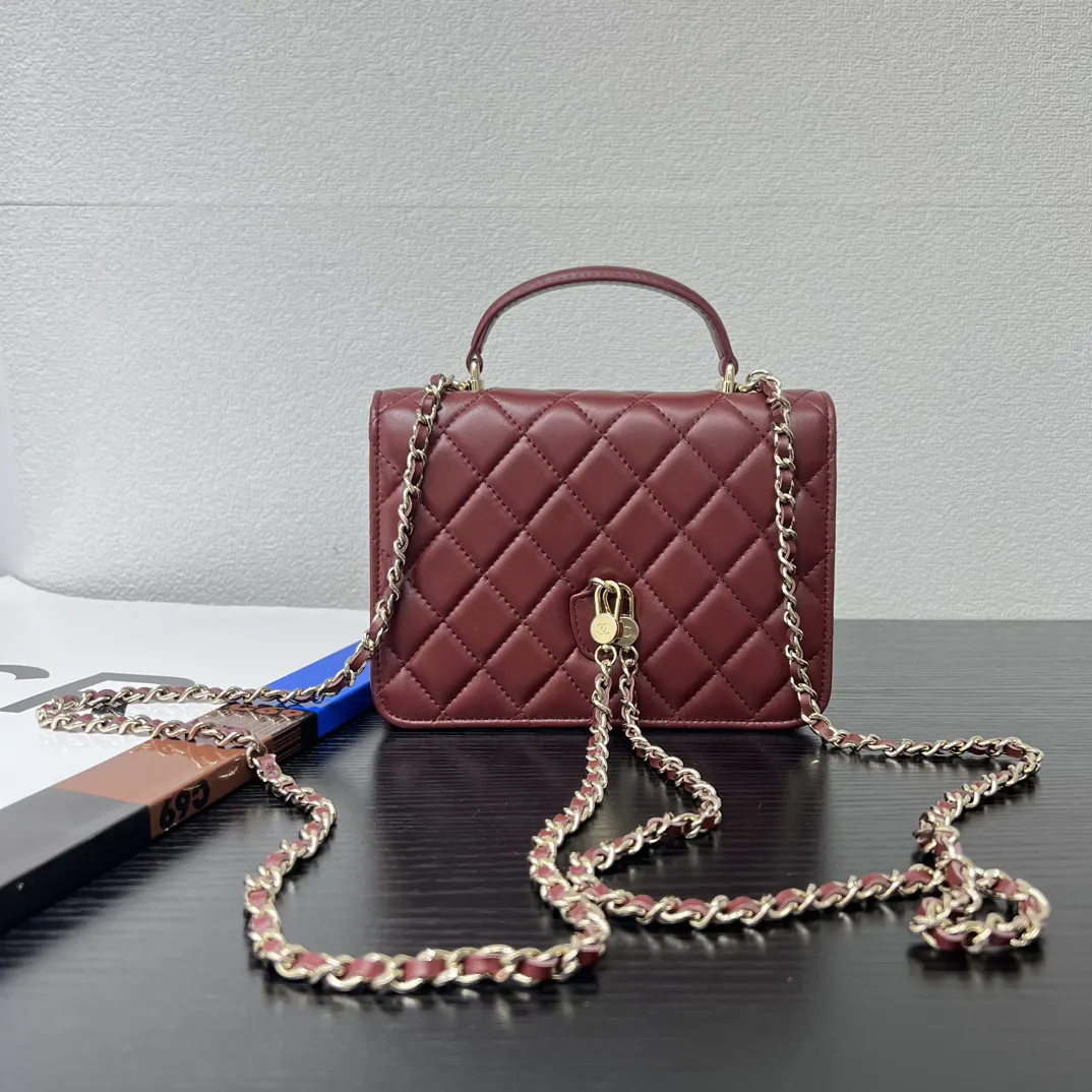CHANEL 酒红色小牛皮手提包 金链款
