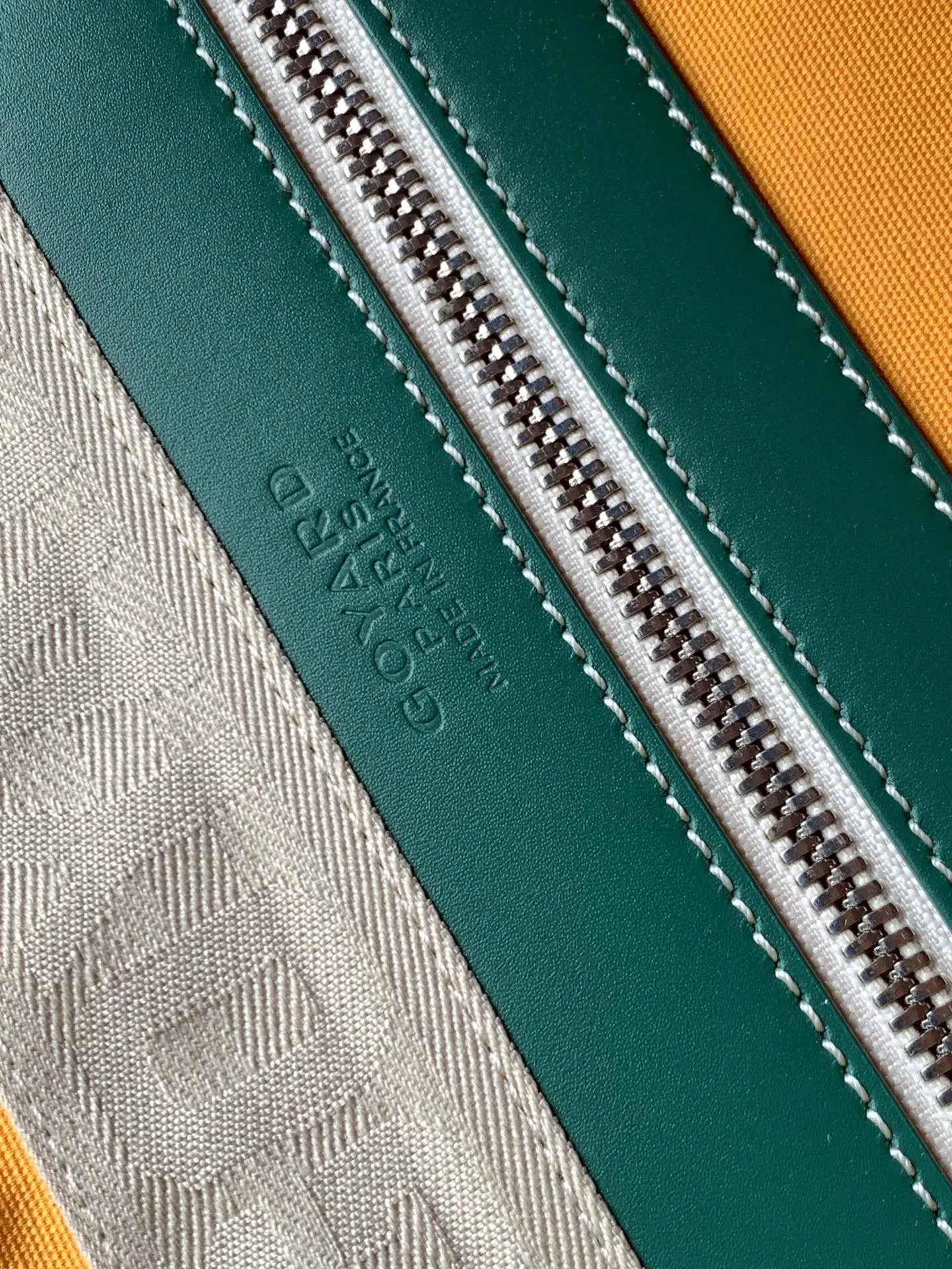 Goyard 綠色 它的提手可调节长度 可确保手提时的舒適度 并且开口两 旅行袋 大容量旅行款