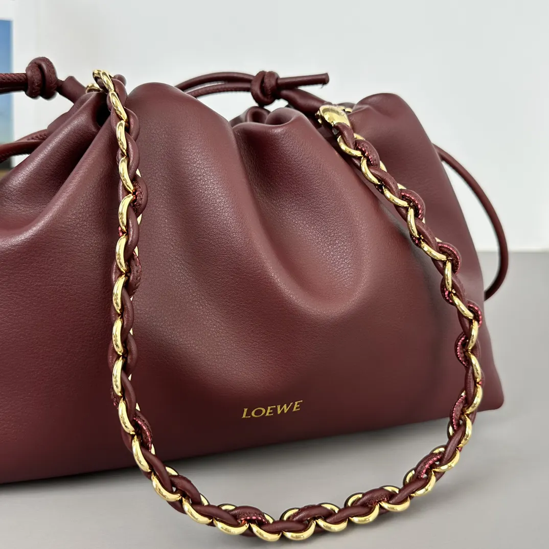 羊皮 LO℮w℮ Flamenco Purse 福 链条包 精致链条款