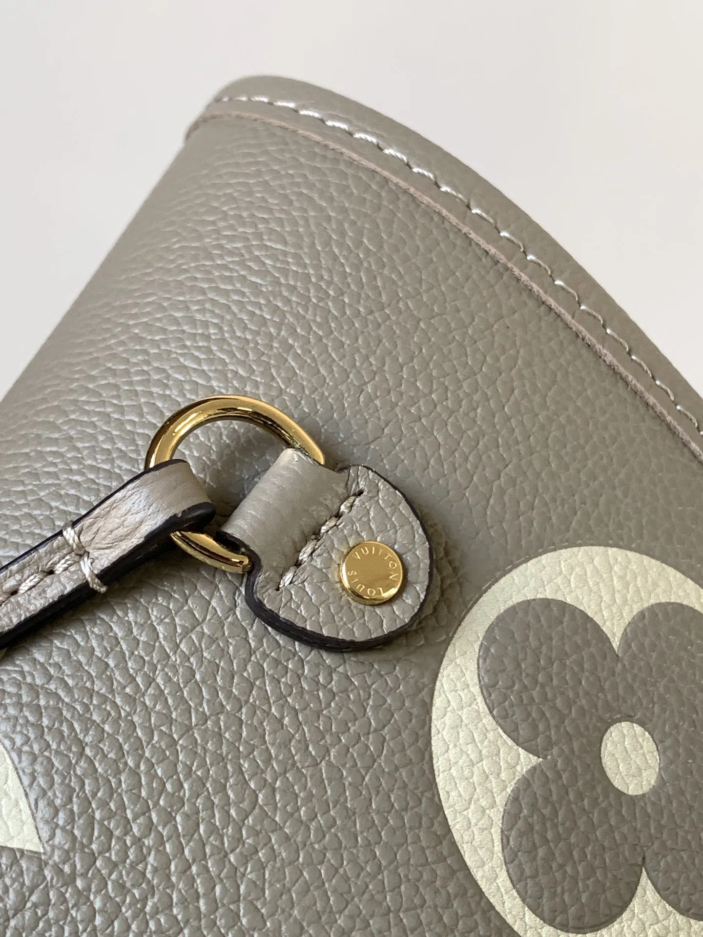Neverfull 黑色 米白 手拿包 精致手拿款