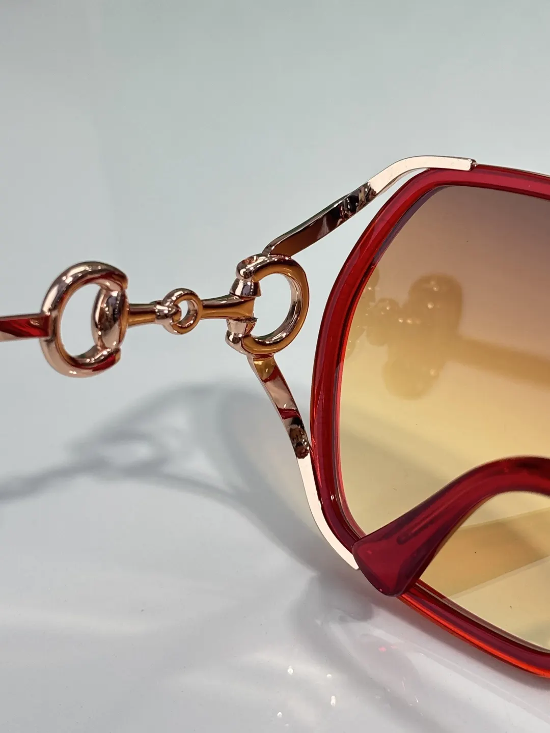 Gucci 红色 太阳镜