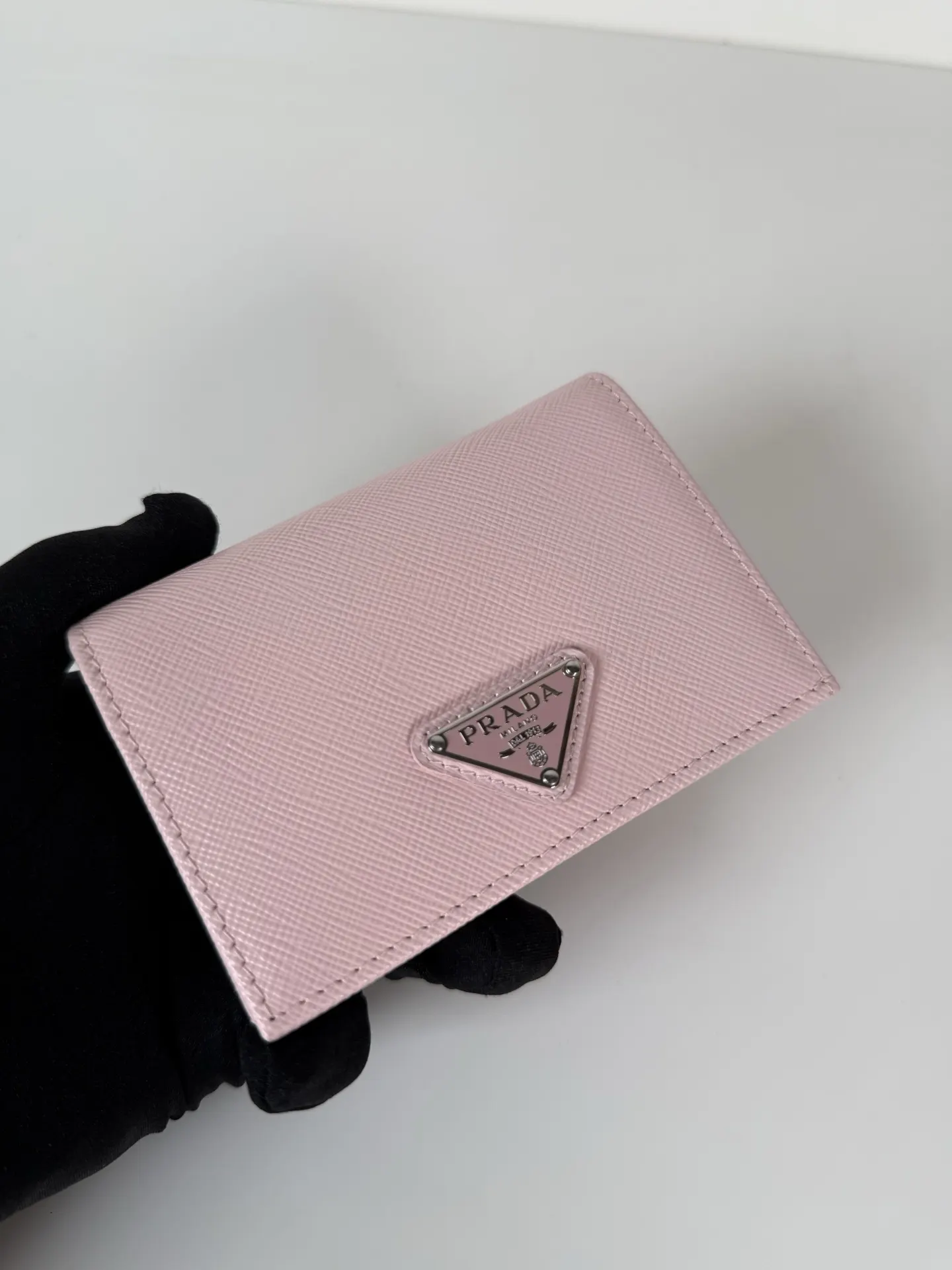 Prada 钱包 实用短夹