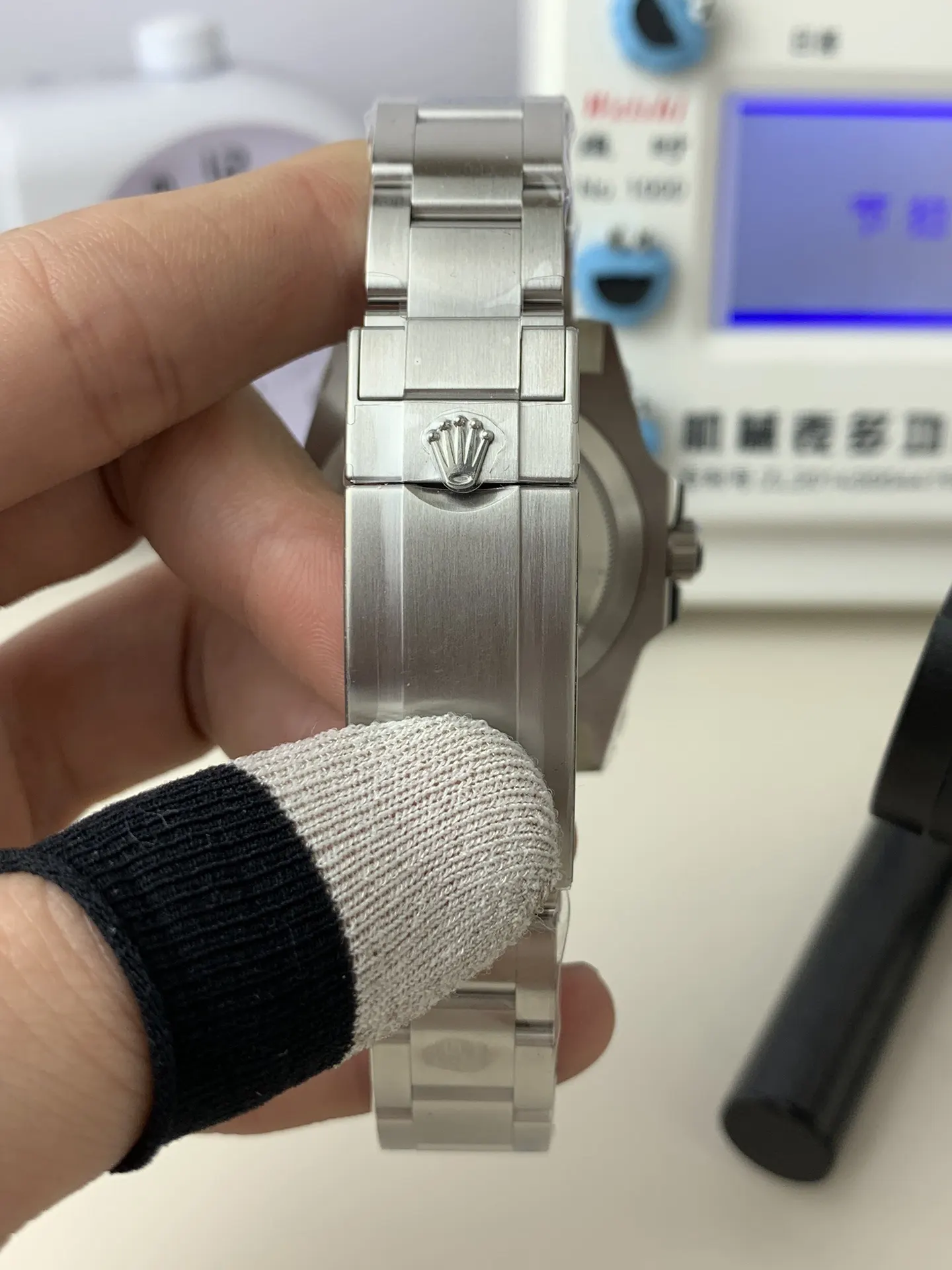 Watch Classic Image 6 Watch Classic Image 6