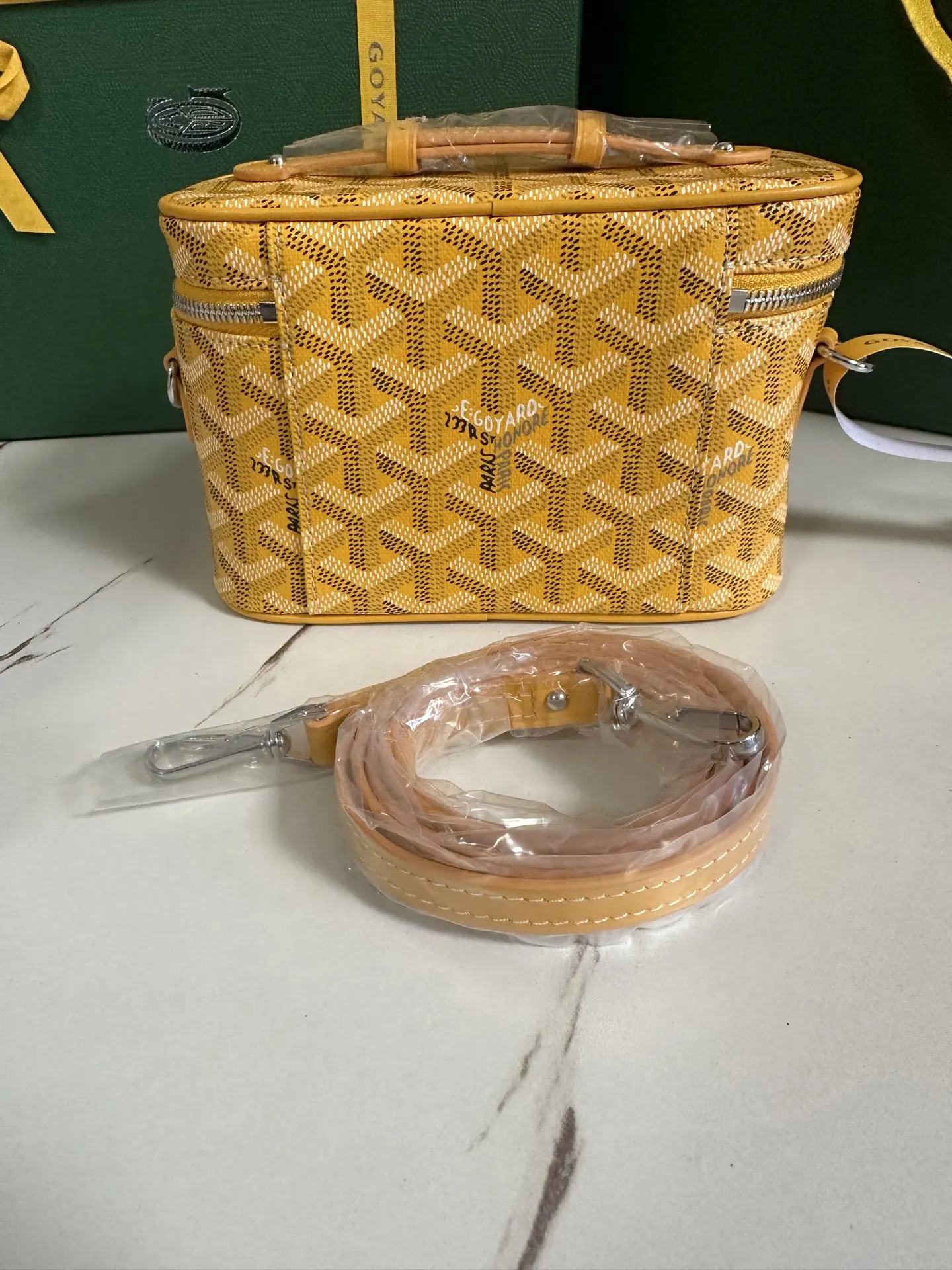 Goyard 黄色 小牛皮 化妆包 便携收纳款