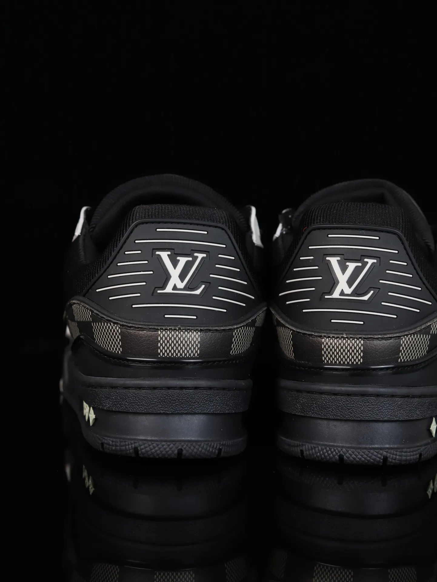 Louis Vuitton 运动鞋
