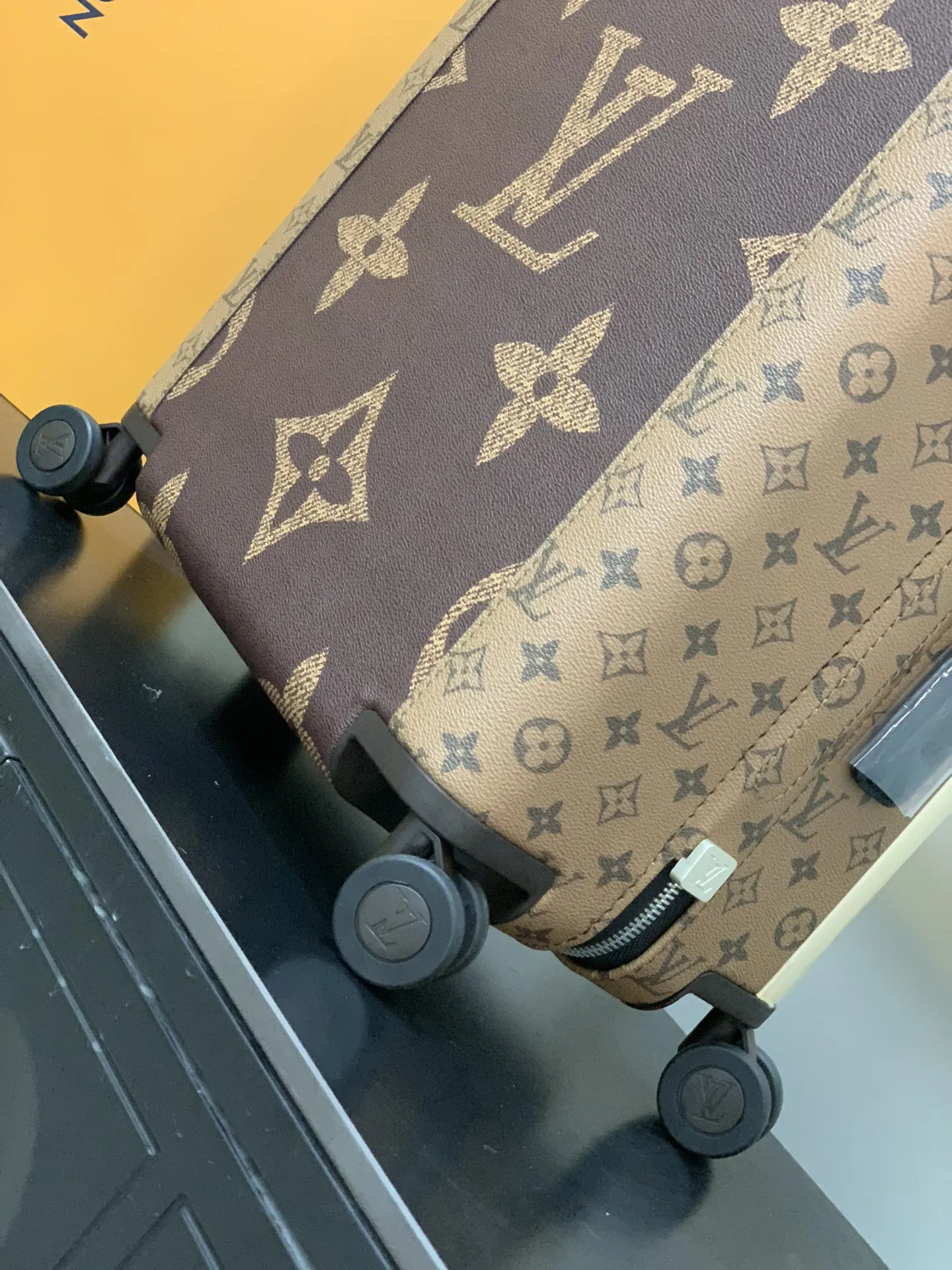 灰色 銀色 拉杆真皮包裹 行李箱 旅行拉杆款 輕便出行款